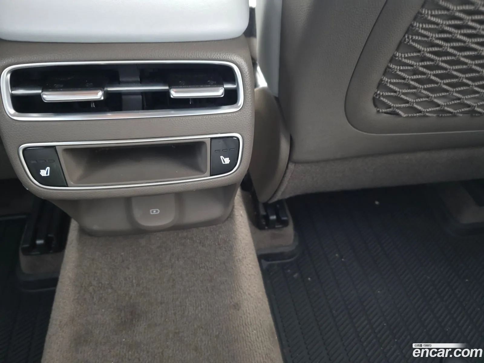 Genesis GV70 2024 — 2