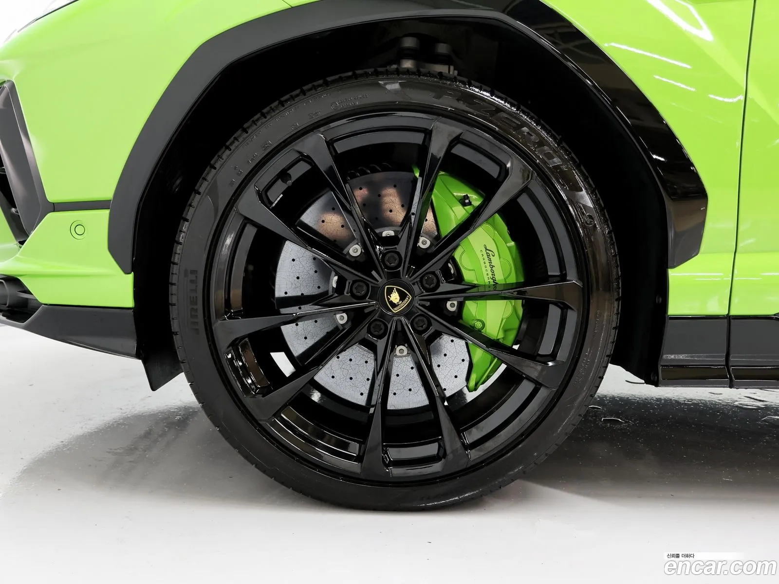 Lamborghini Urus 2024 — 17