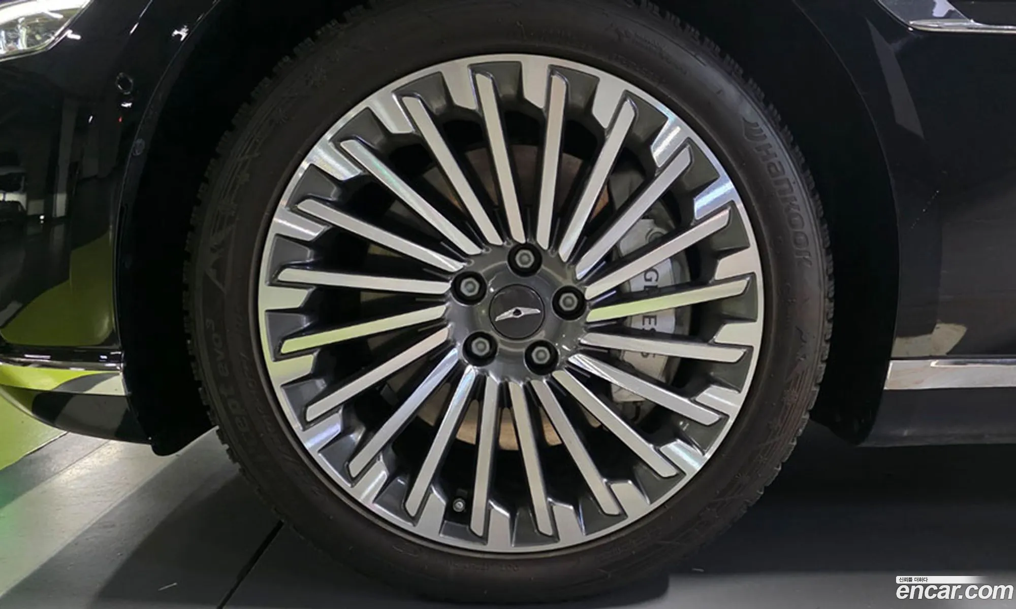 Genesis Electrified G80 2023 — 13