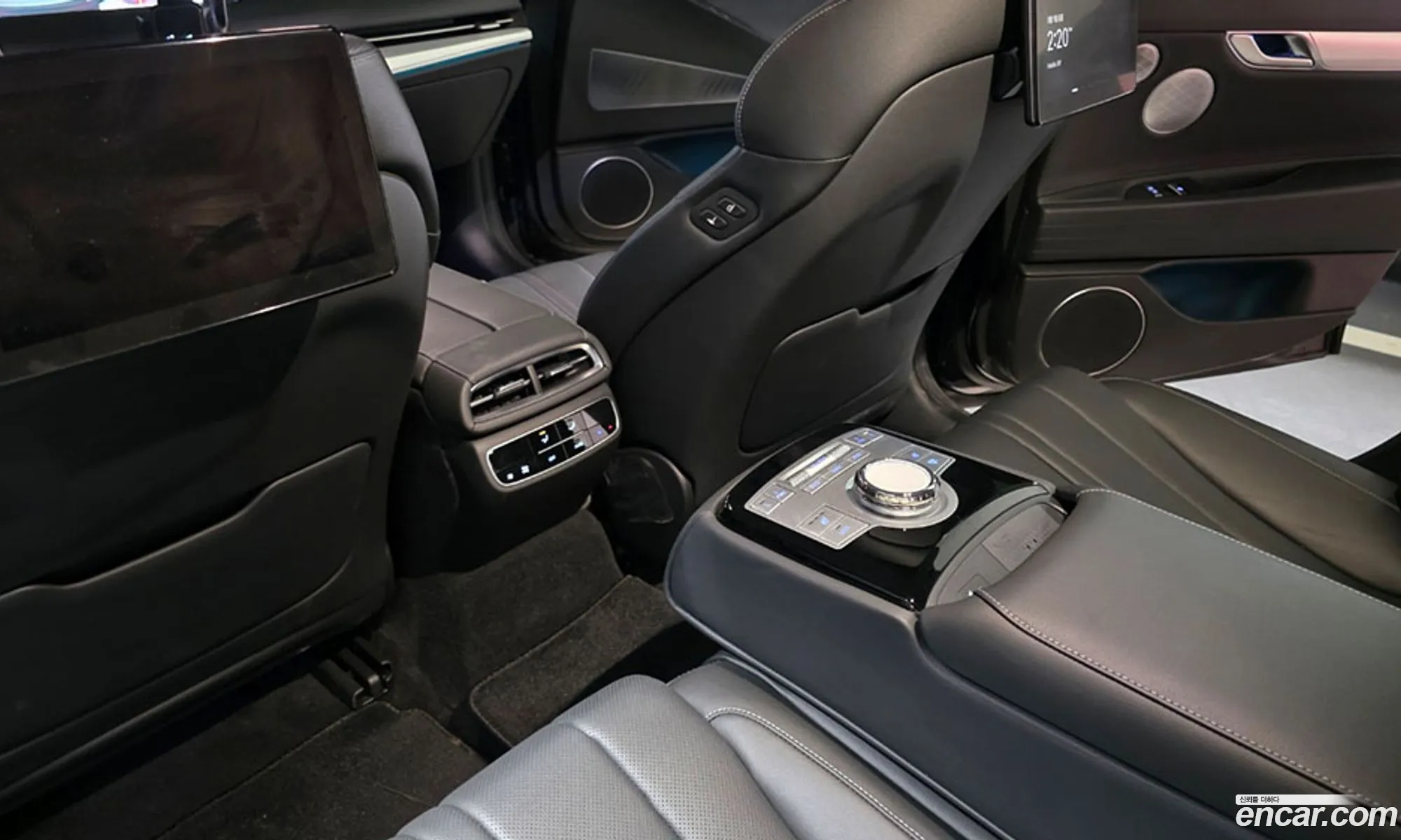 Genesis Electrified G80 2023 — 11