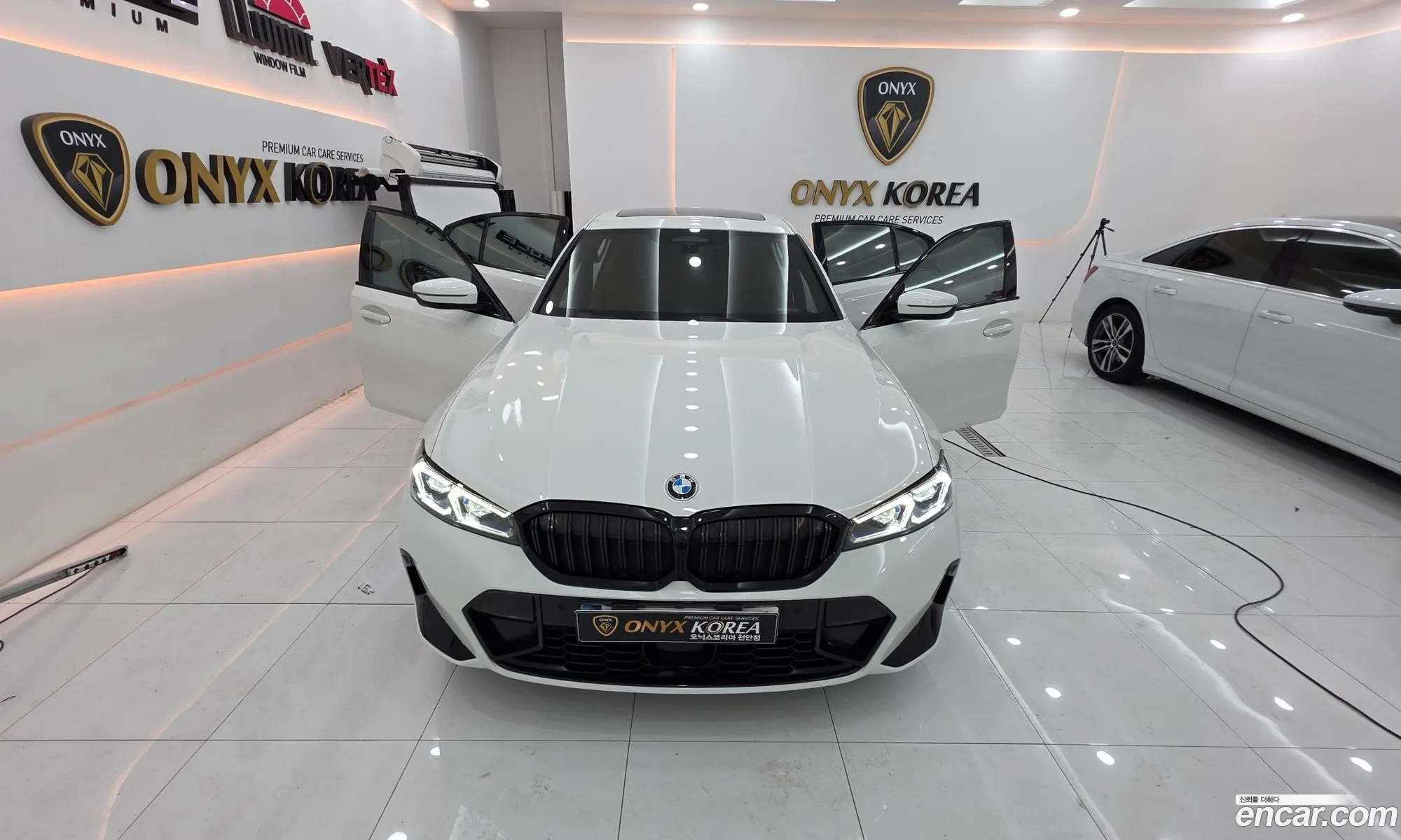 BMW 3 Series 2023 — 9