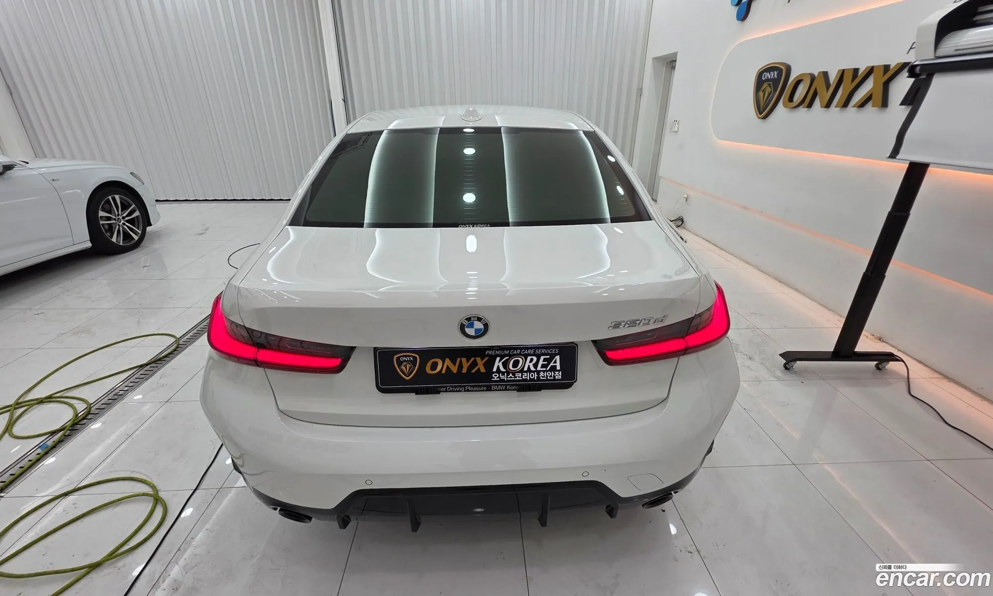 BMW 3 Series 2023 — 7