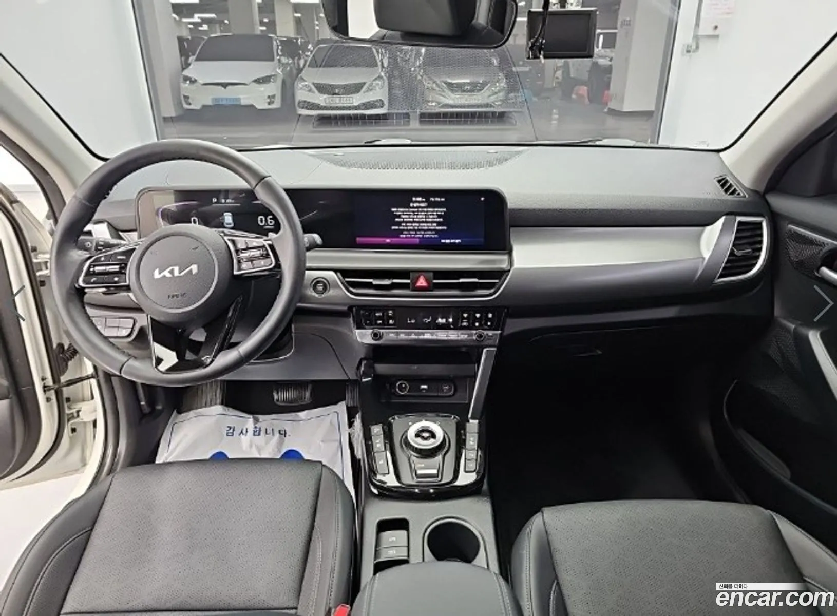 Kia Seltos 2023 — 17