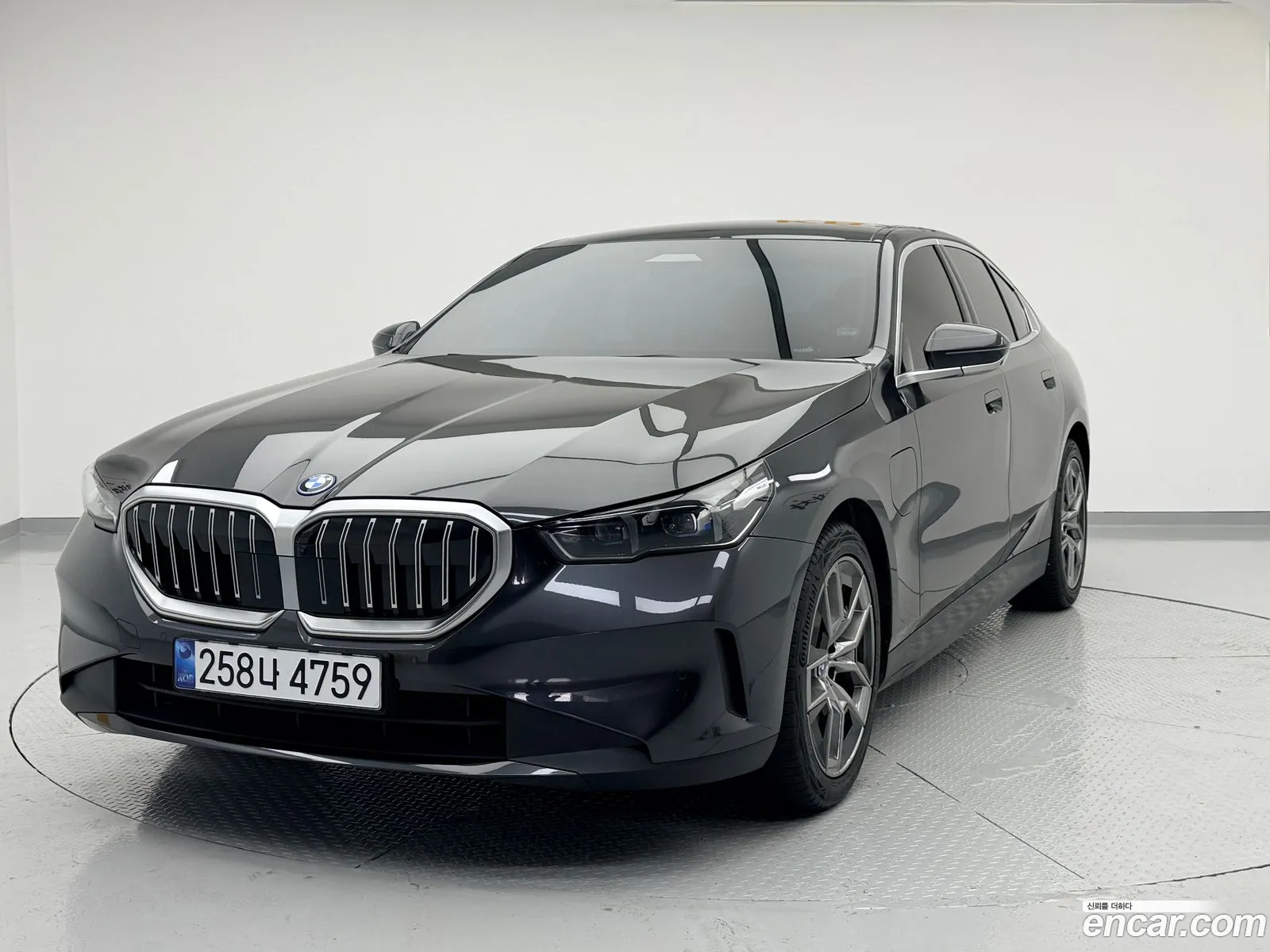 BMW 5 Series 2025 — 16
