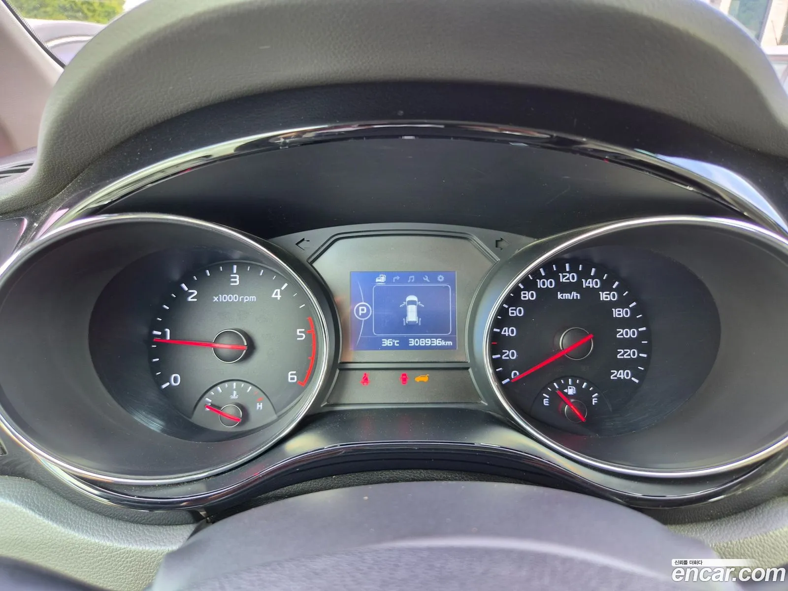 Kia Carnival 2016 — 12