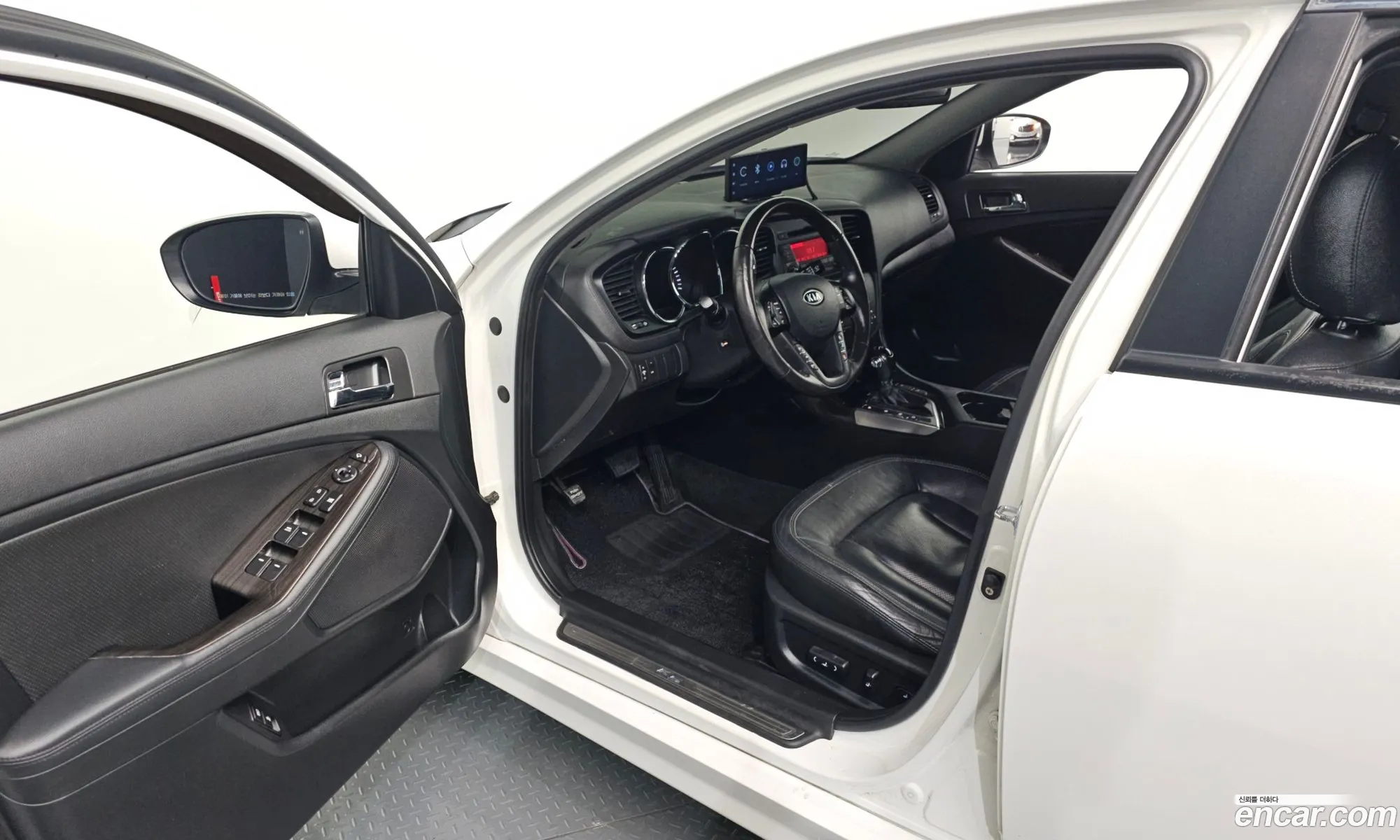 Kia K5 2012 KNAGN418BDA288059 — 26