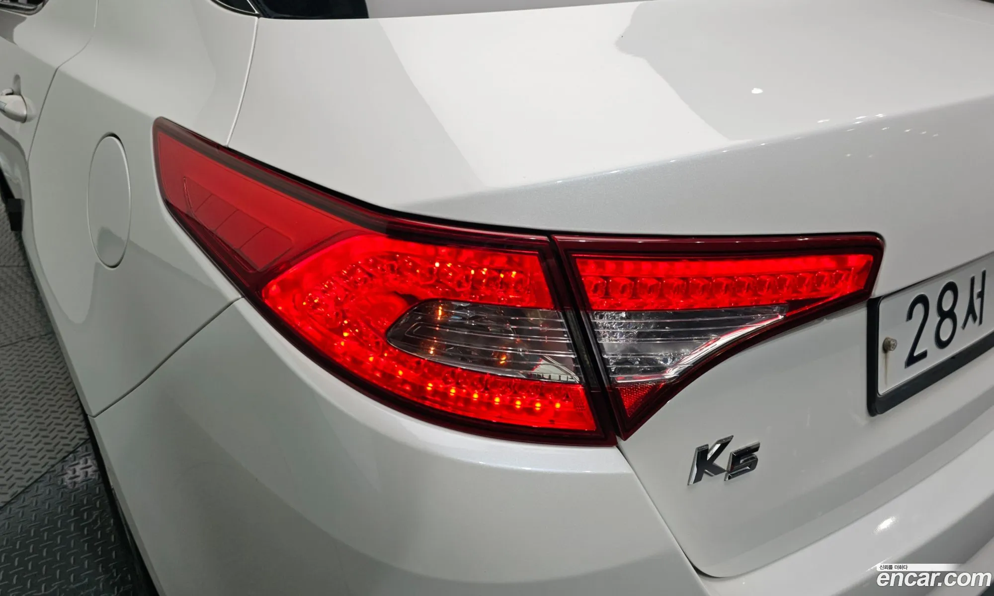 Kia K5 2012 KNAGN418BDA288059 — 2