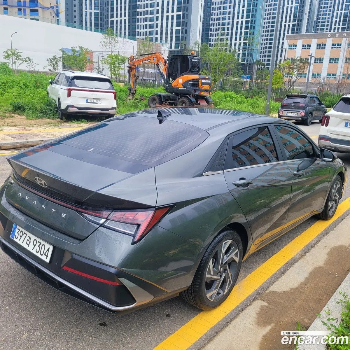 Hyundai Elantra 2023 — 3