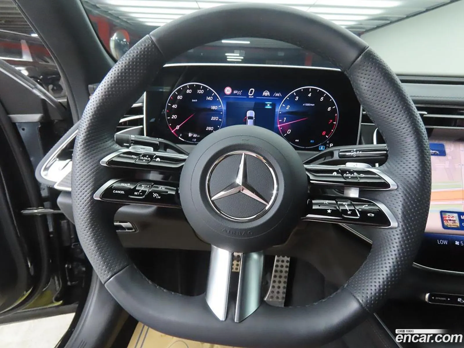 Mercedes-Benz E-Class W214 2025 — 18