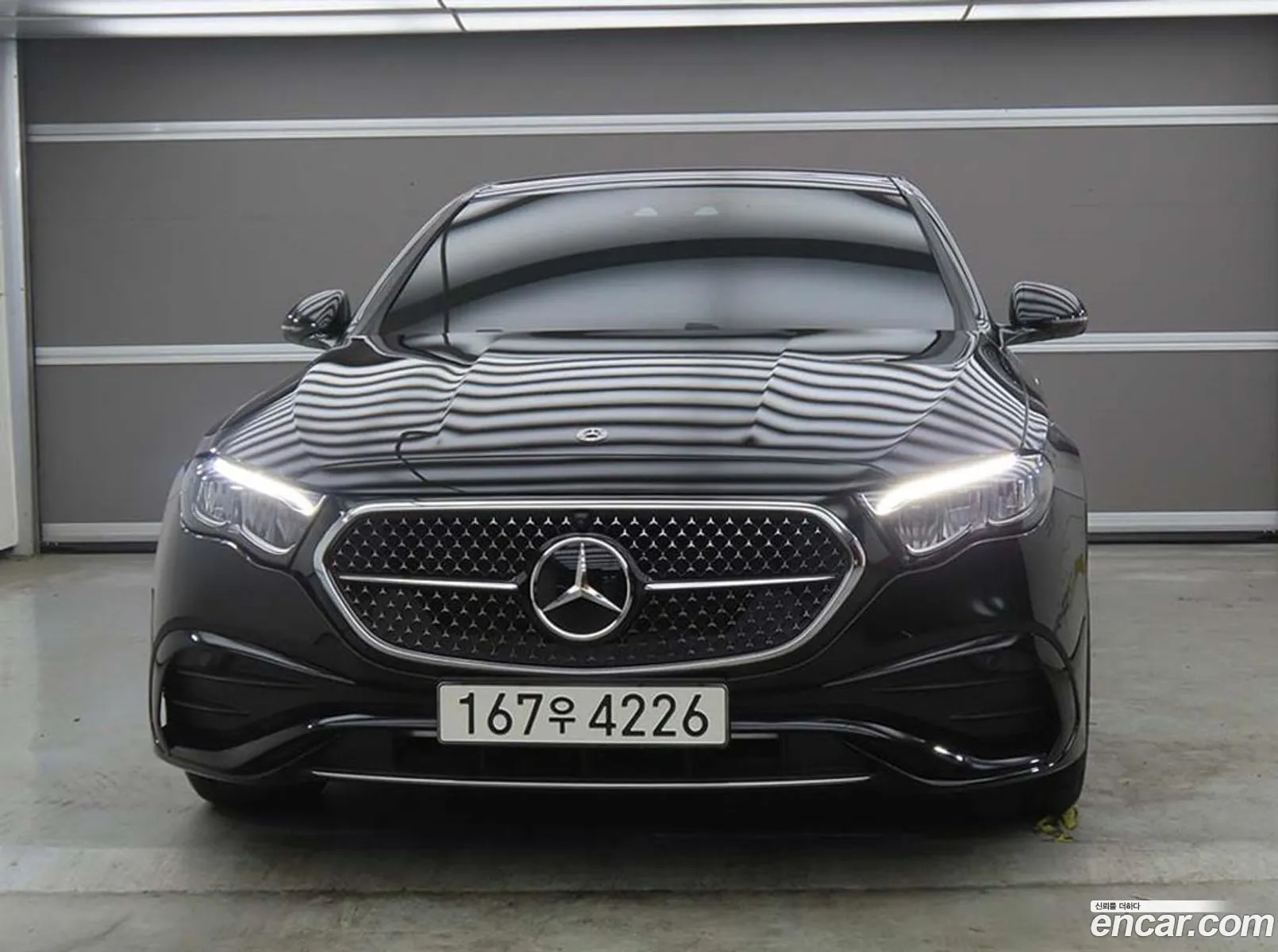 Mercedes-Benz E-Class W214 2025 — 19