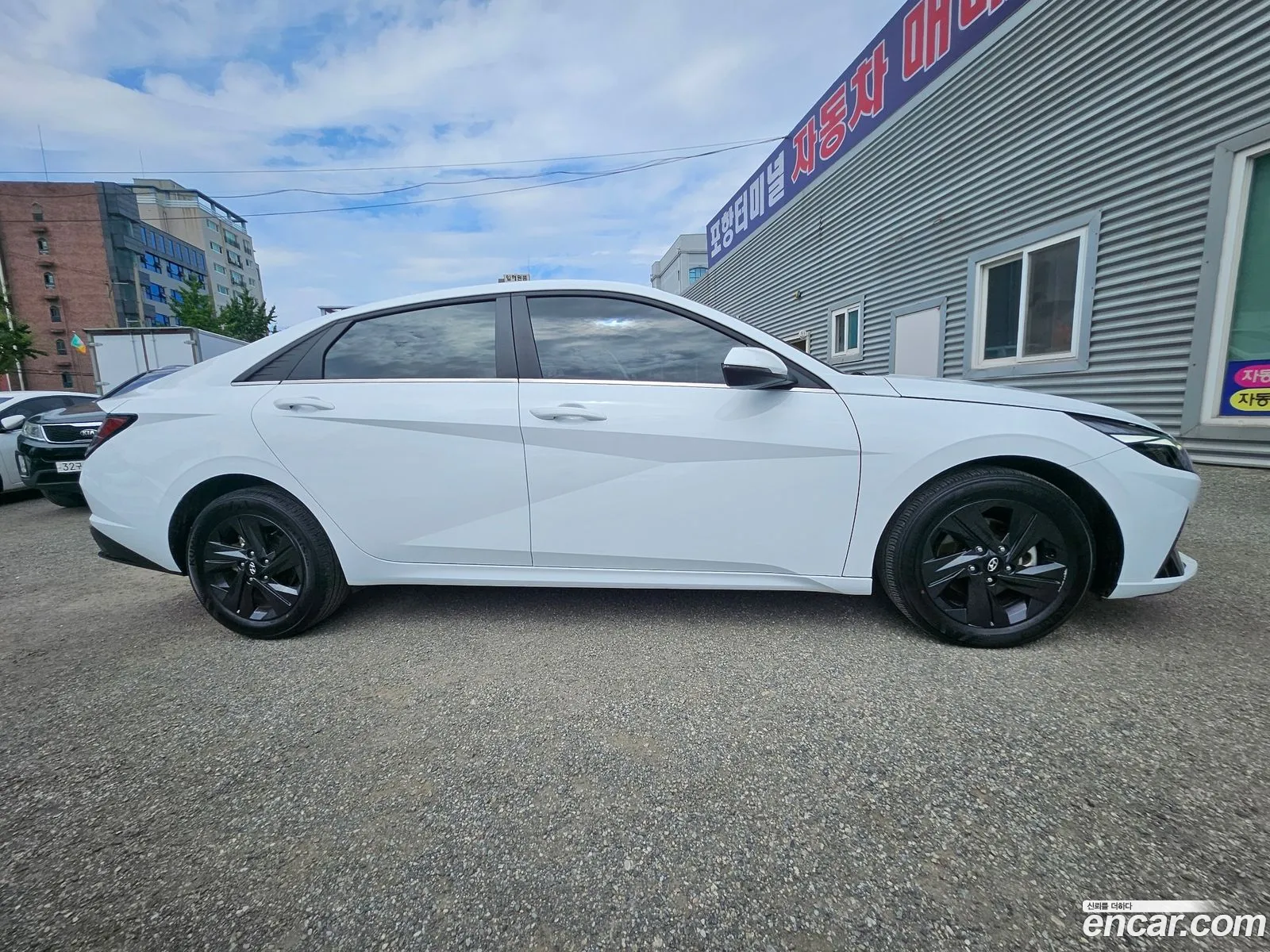 Hyundai Elantra 2021 — 19