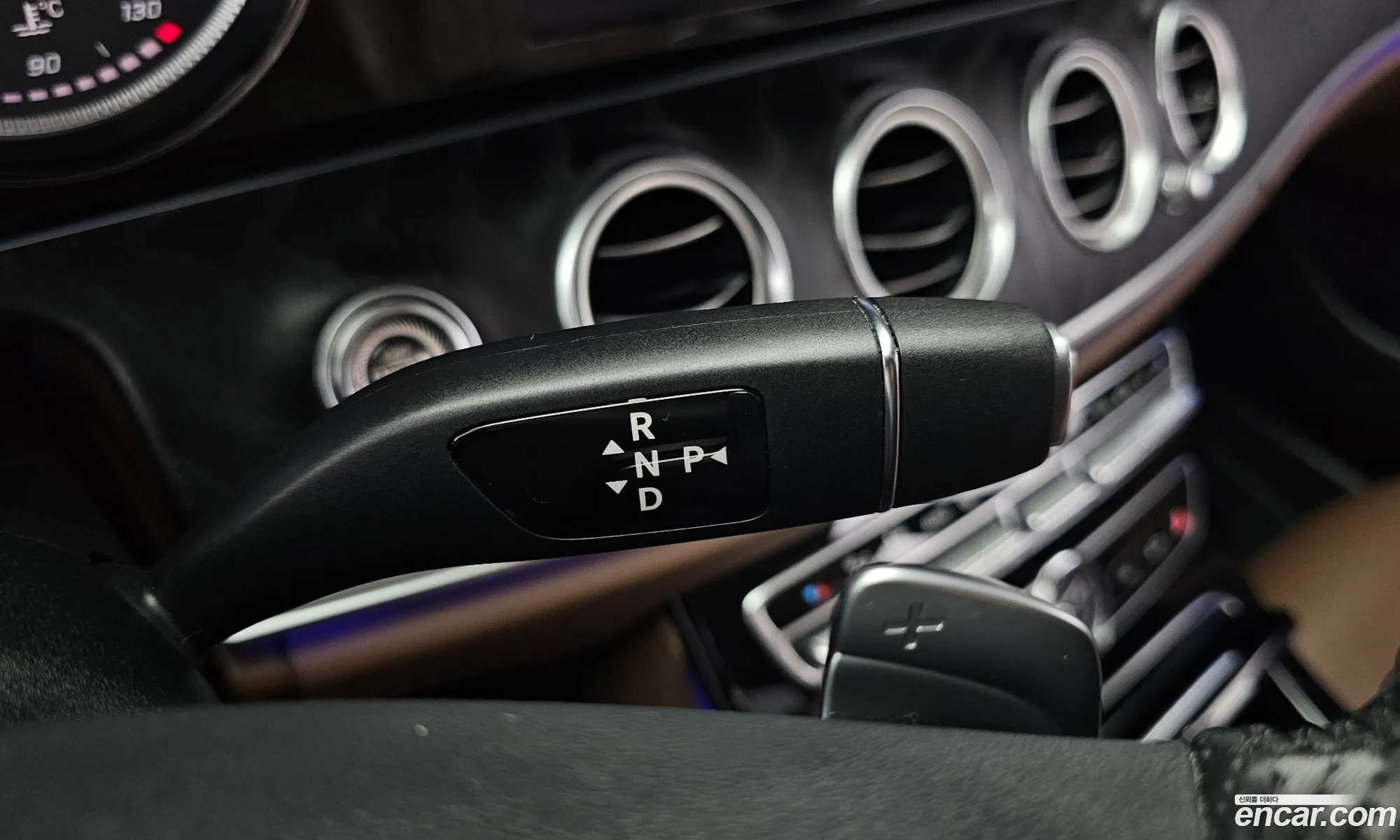 Mercedes-Benz E-Class W213 2017 — 14