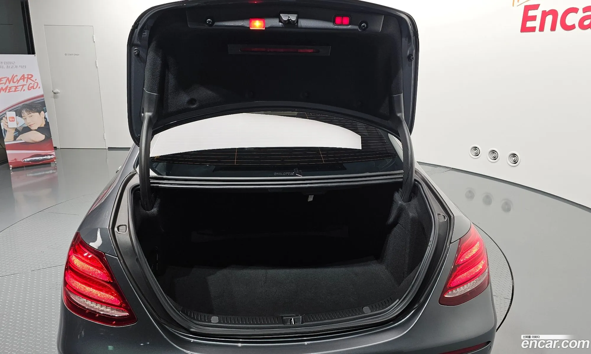 Mercedes-Benz E-Class W213 2017 — 13