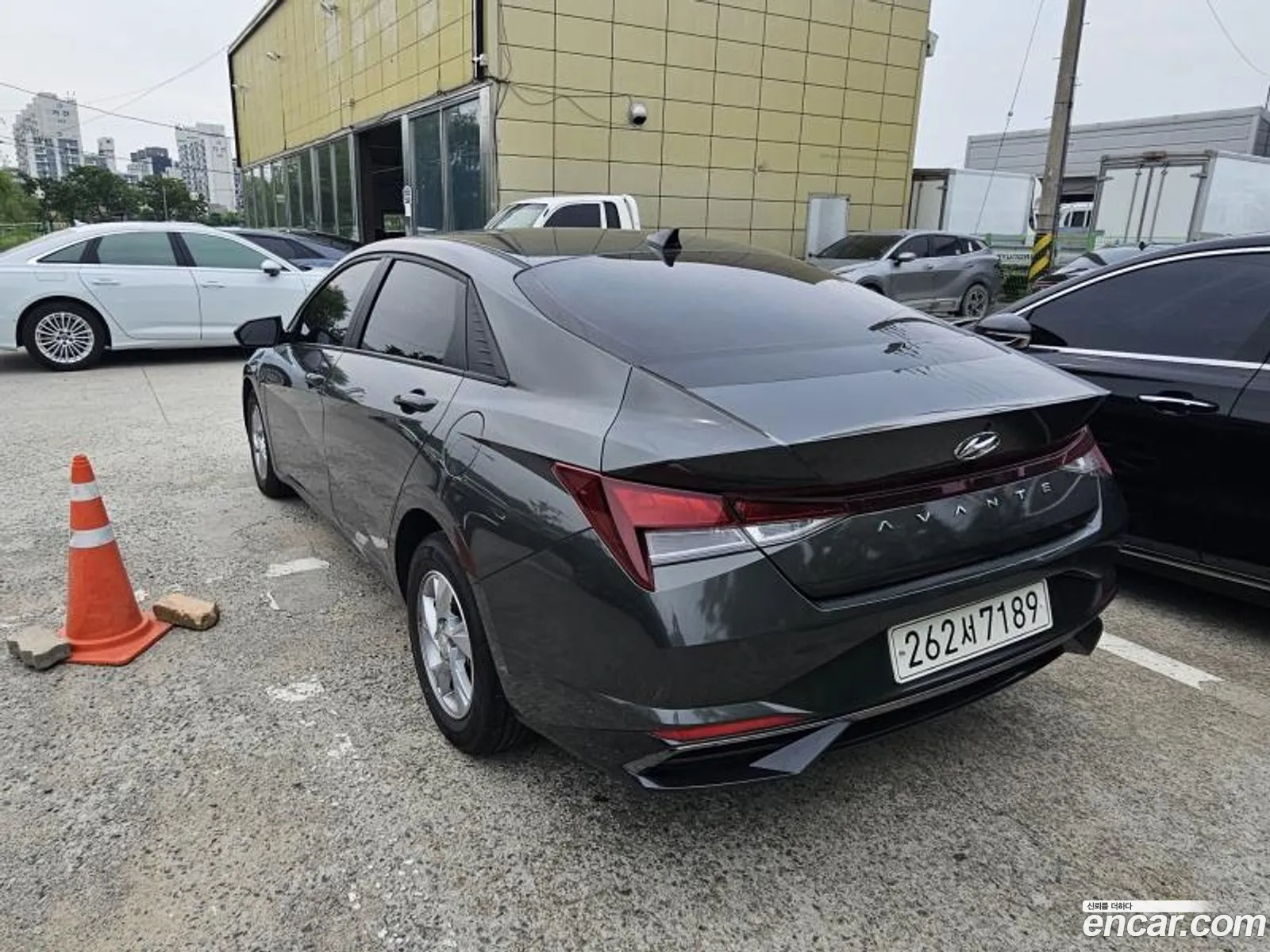 Hyundai Elantra 2021 — 10
