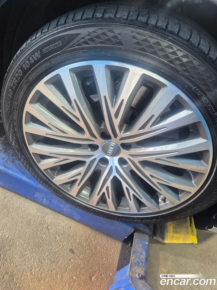 Audi A8 2020 — 4