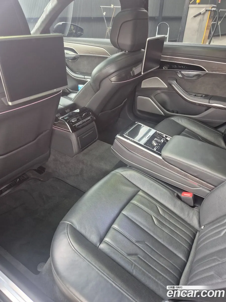 Audi A8 2020 — 12