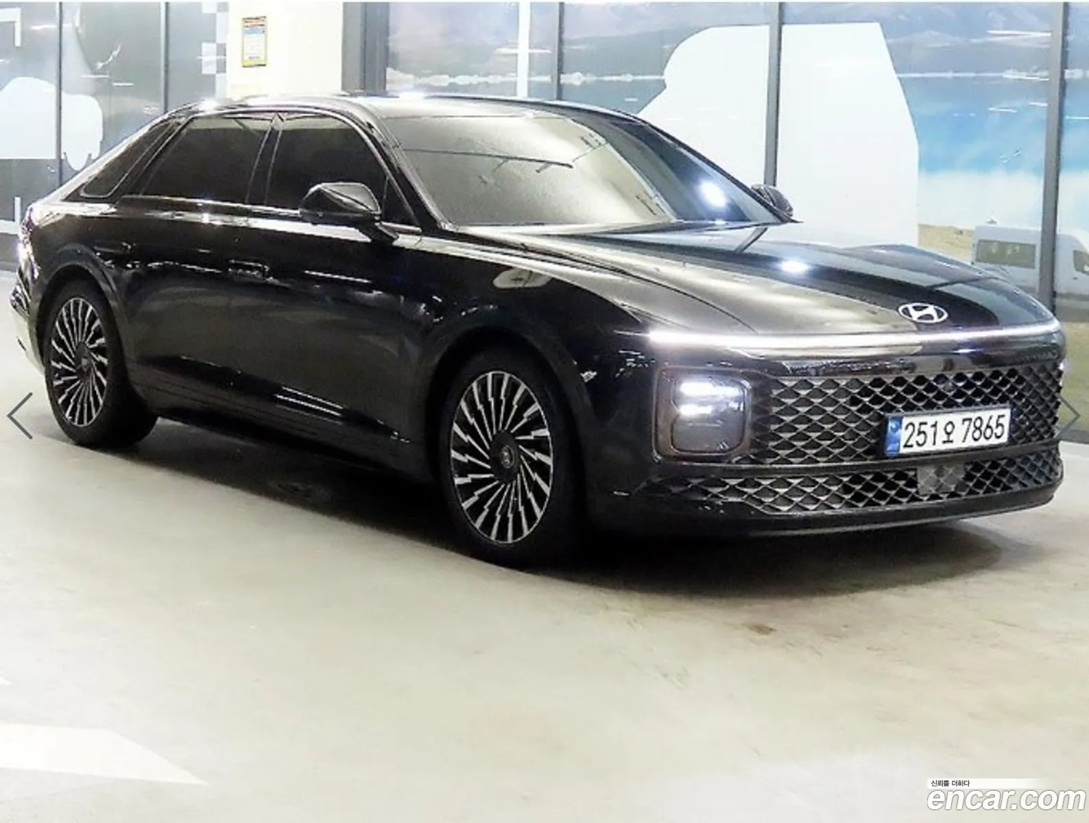 Hyundai Grandeur 2023 — 18