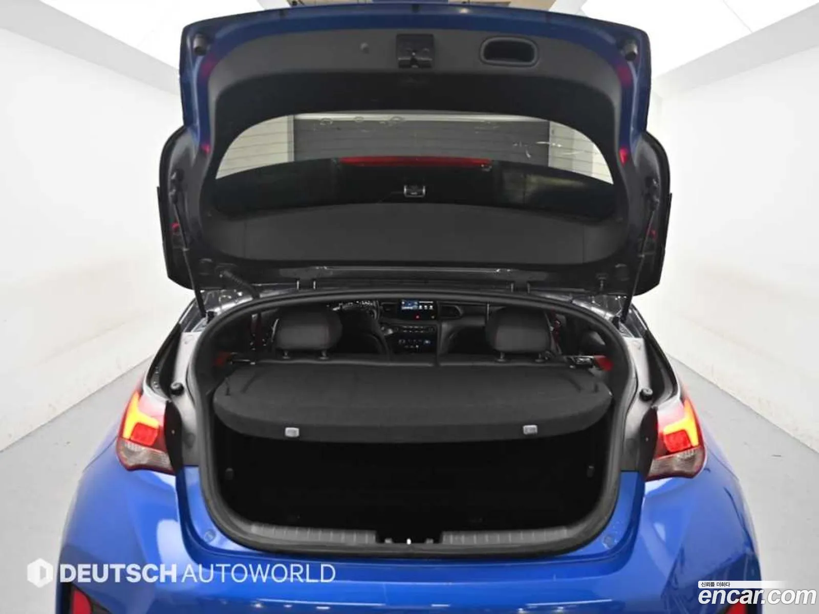 Hyundai Veloster 2018 — 17