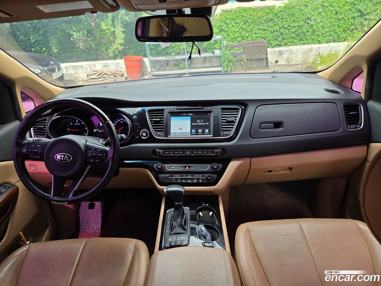 Kia Carnival 2017 — 11
