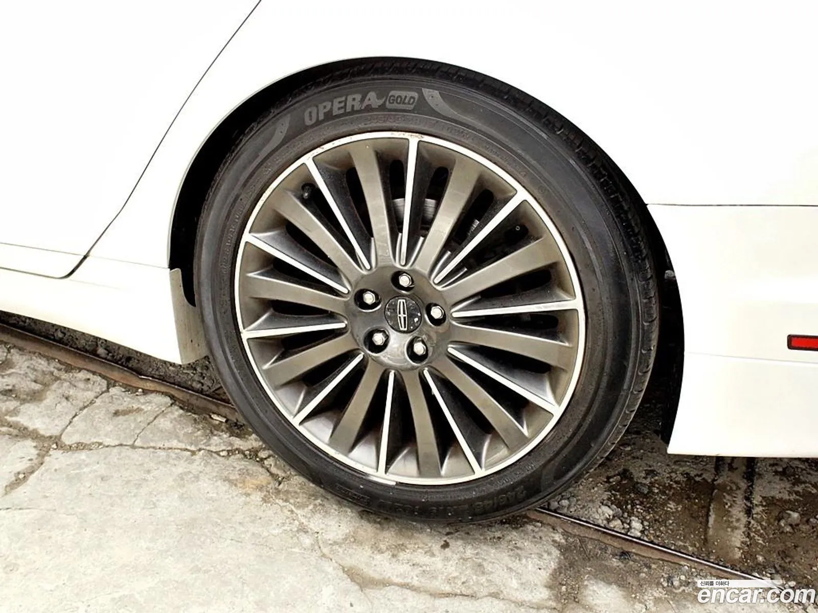 Lincoln MKZ 2014 — 8