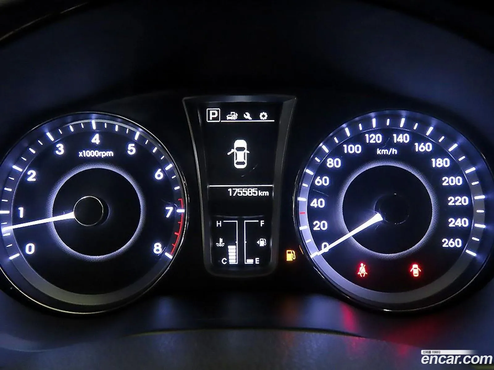 Hyundai Aslan 2015 — 14