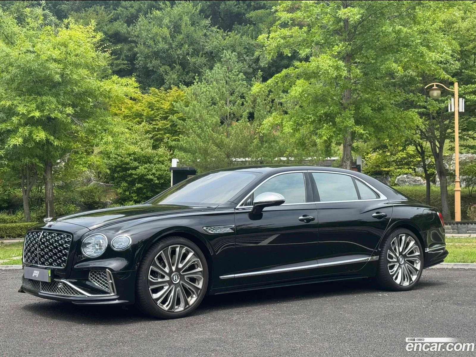 Bentley Flying Spur 2025 — 17