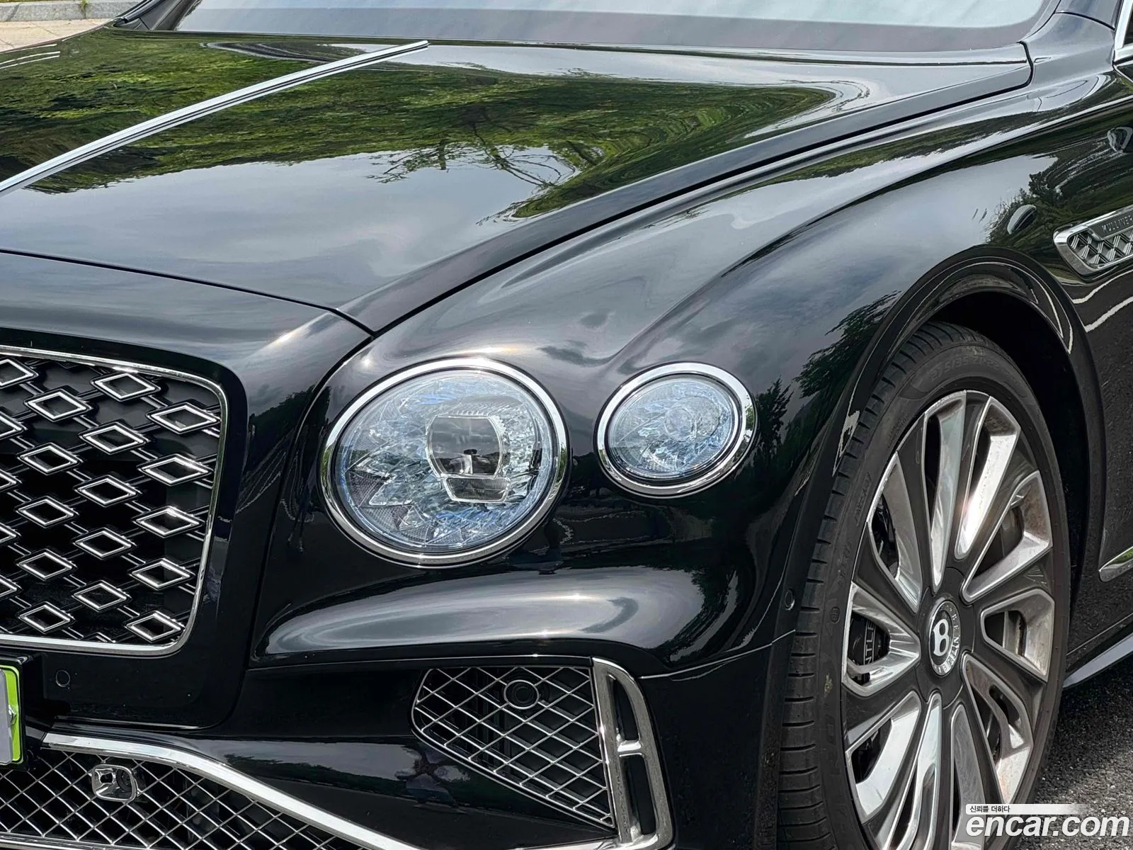Bentley Flying Spur 2025 — 3