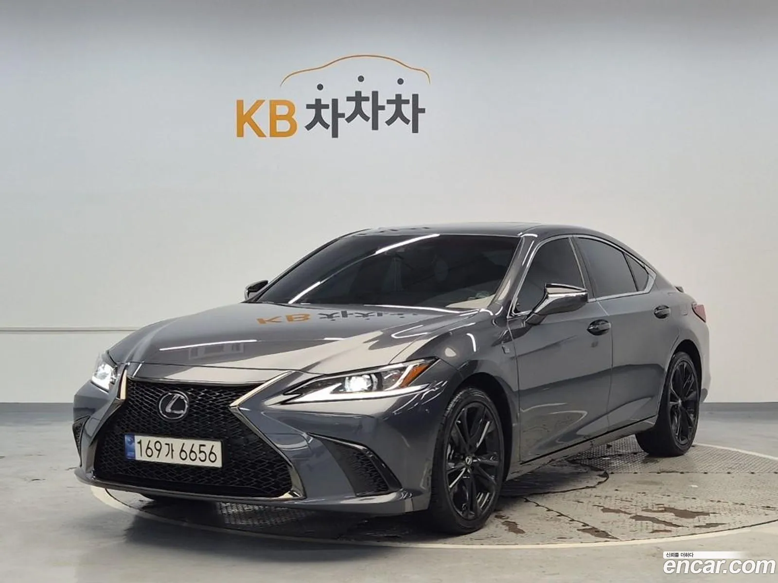 Lexus ES300h 7th Gen 2024 — 20