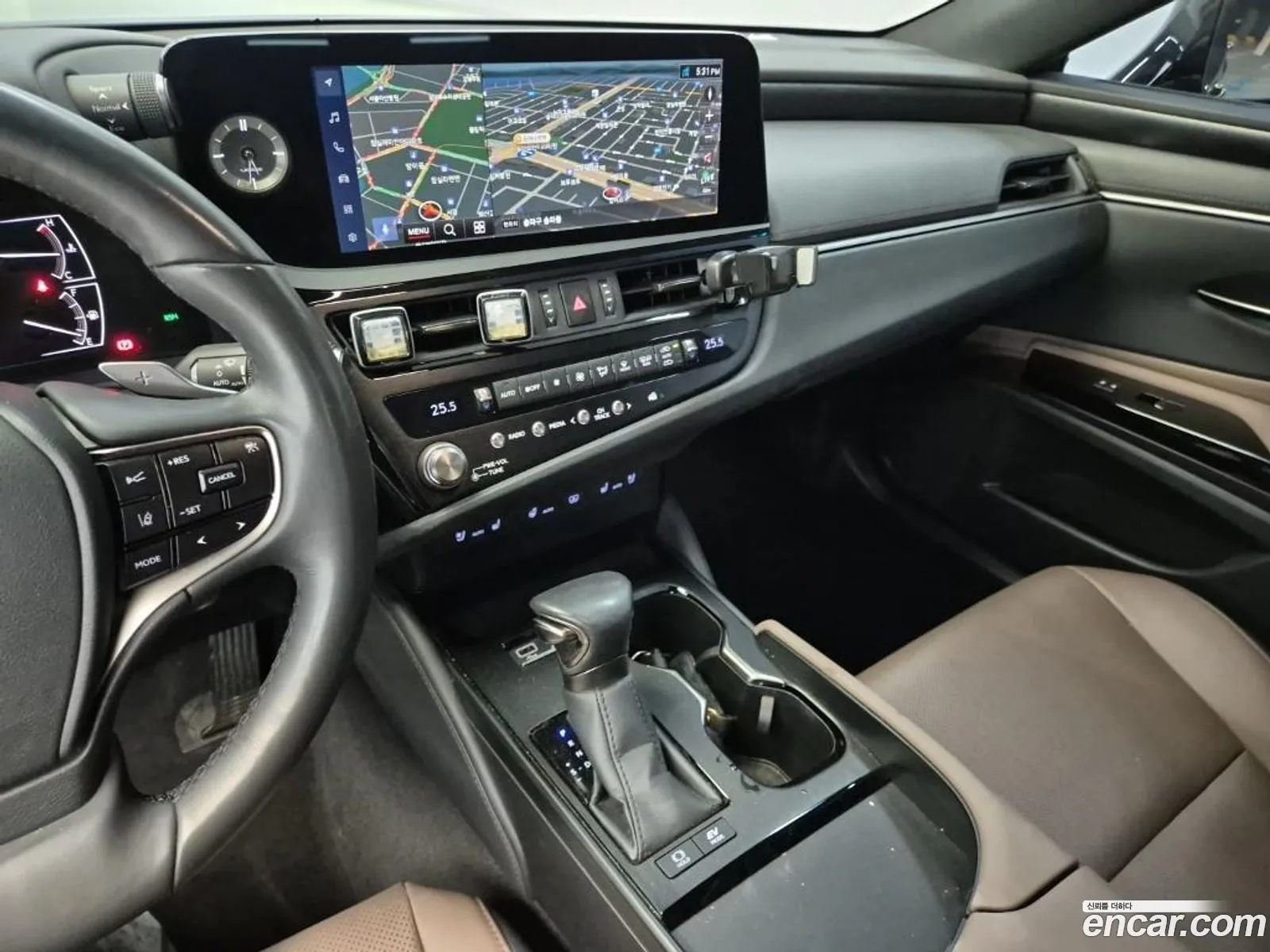 Lexus ES300h 7th Gen 2024 — 18