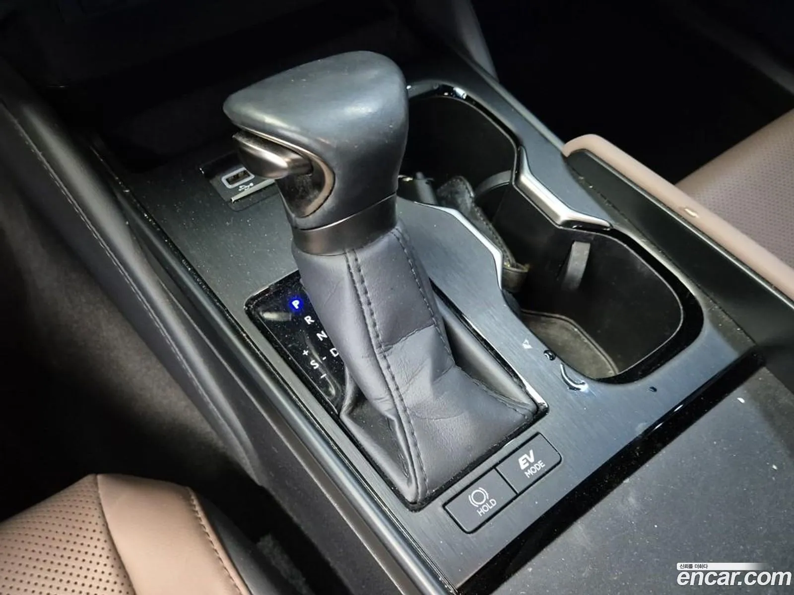 Lexus ES300h 7th Gen 2024 — 6
