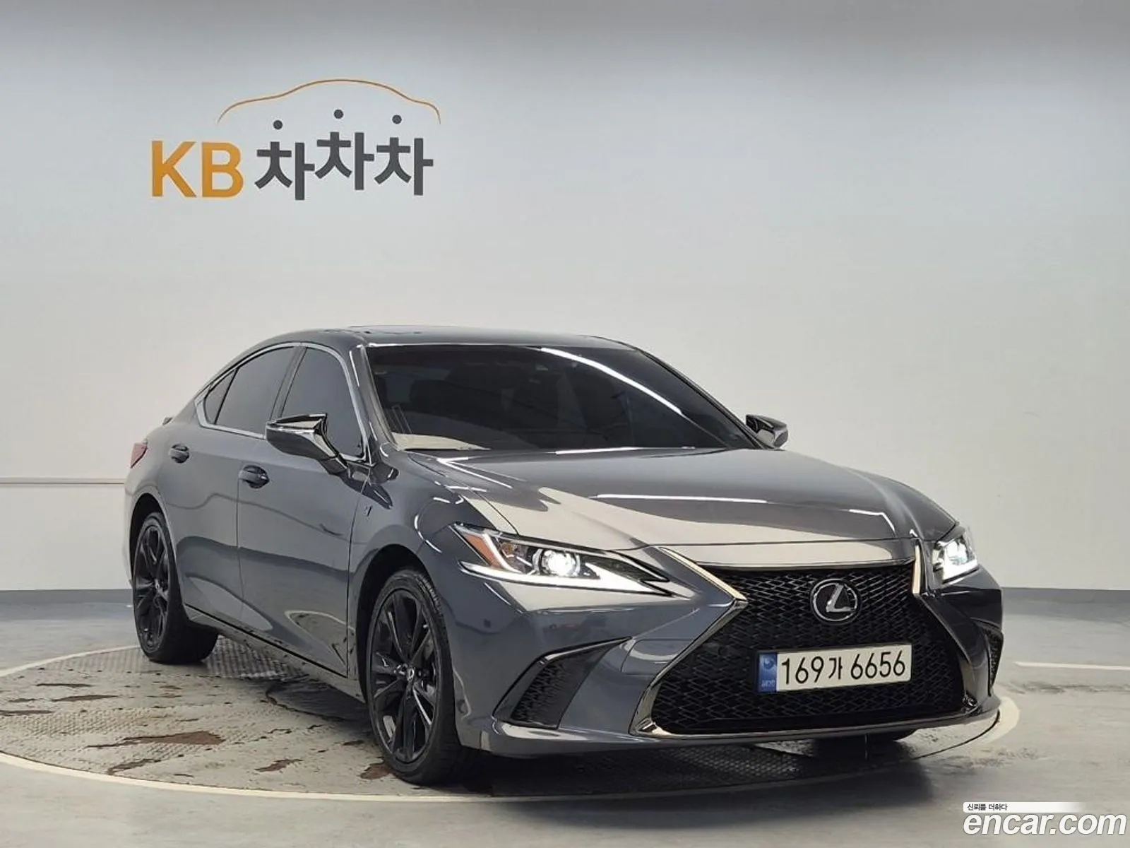 Lexus ES300h 7th Gen 2024 — 16
