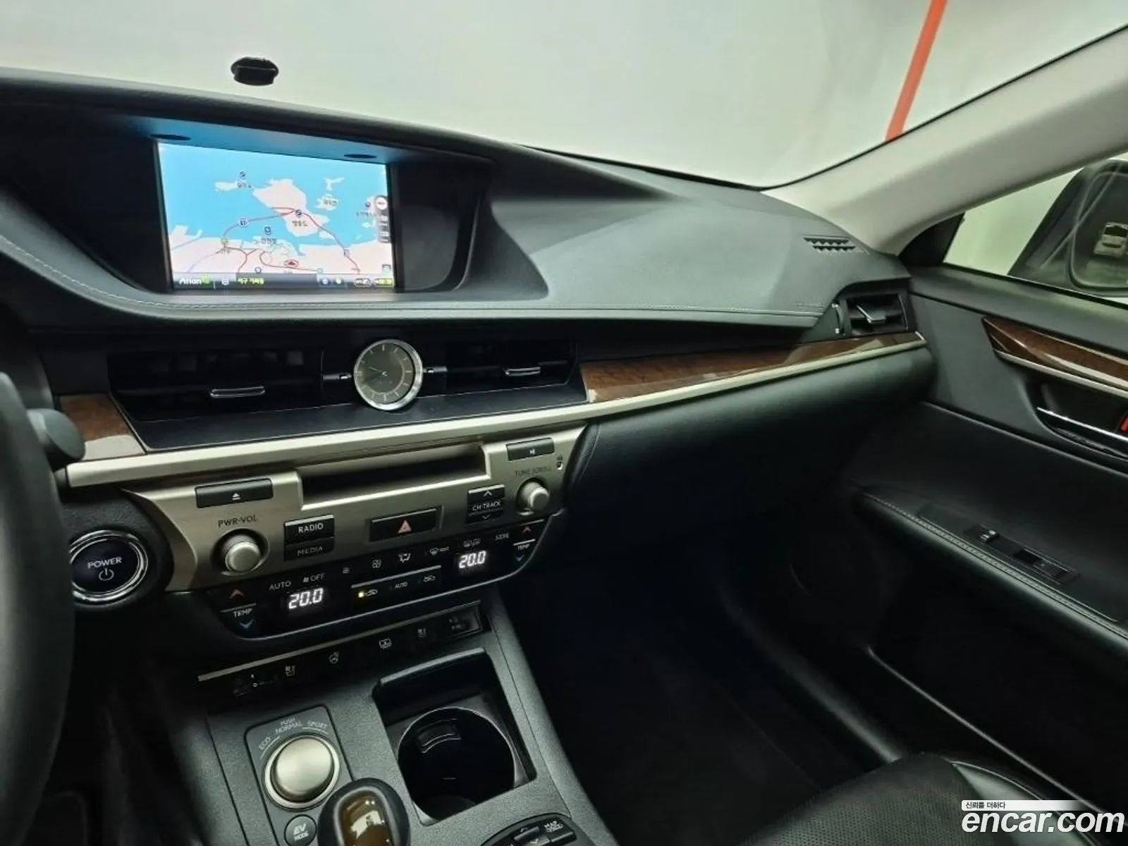 Lexus ES300h 2013 — 9