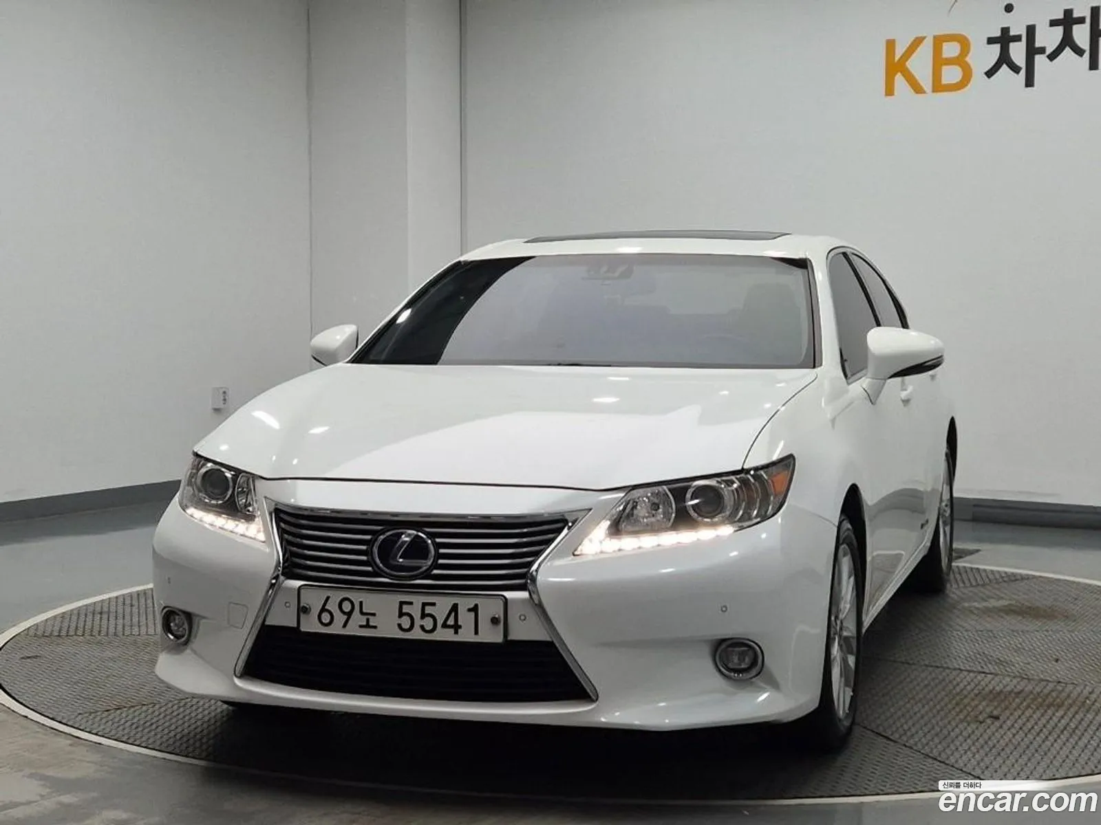 Lexus ES300h 2013 — 13
