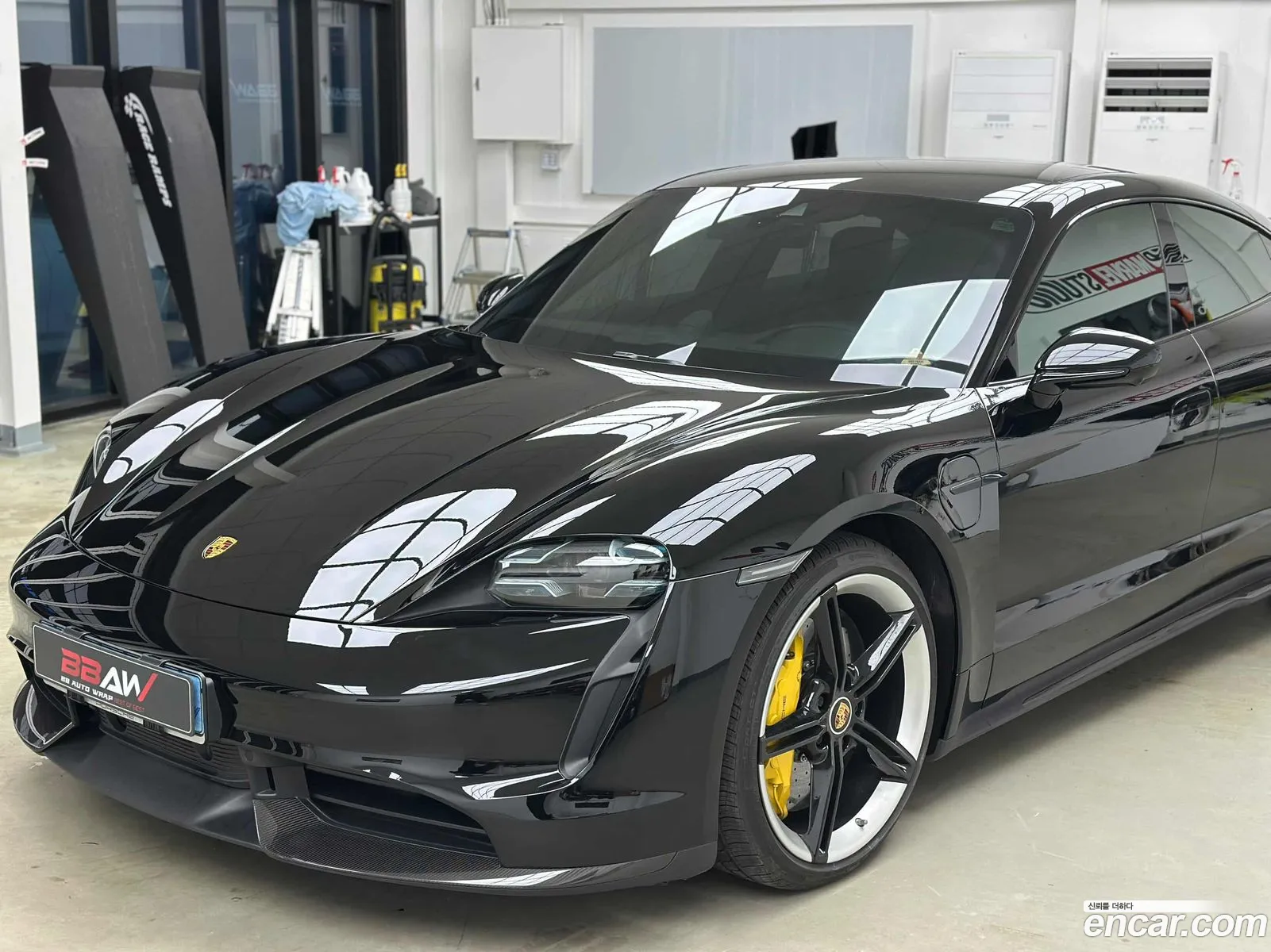 Porsche Taycan 2021 — 18