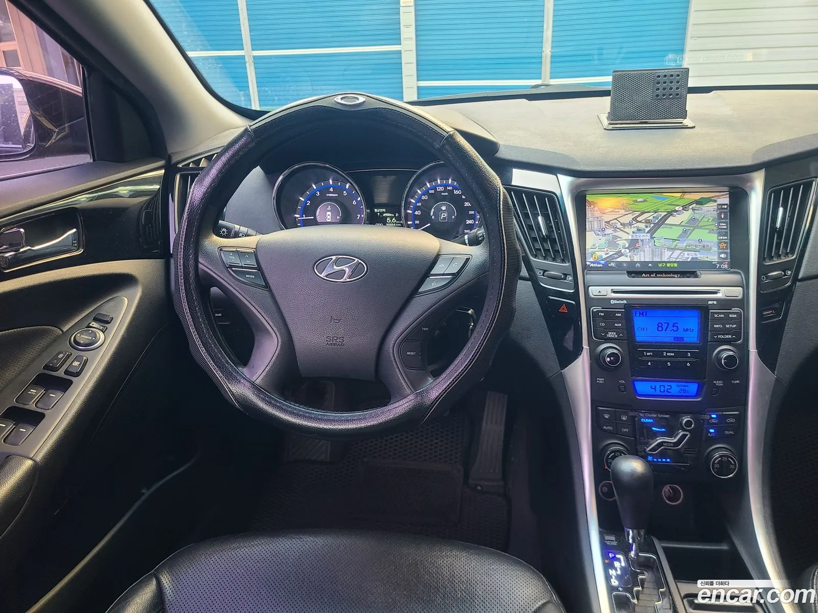 Hyundai YF Sonata 2010 — 6