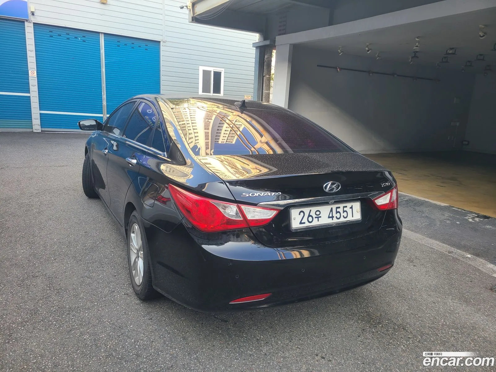 Hyundai YF Sonata 2010 — 10