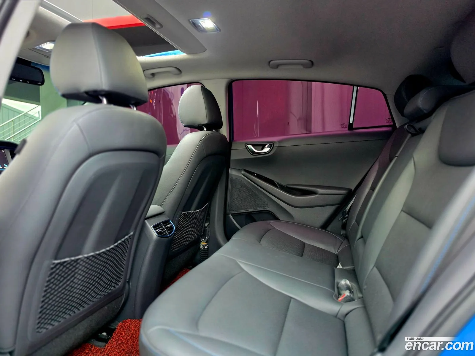 Hyundai Ioniq Hybrid 2018 — 3