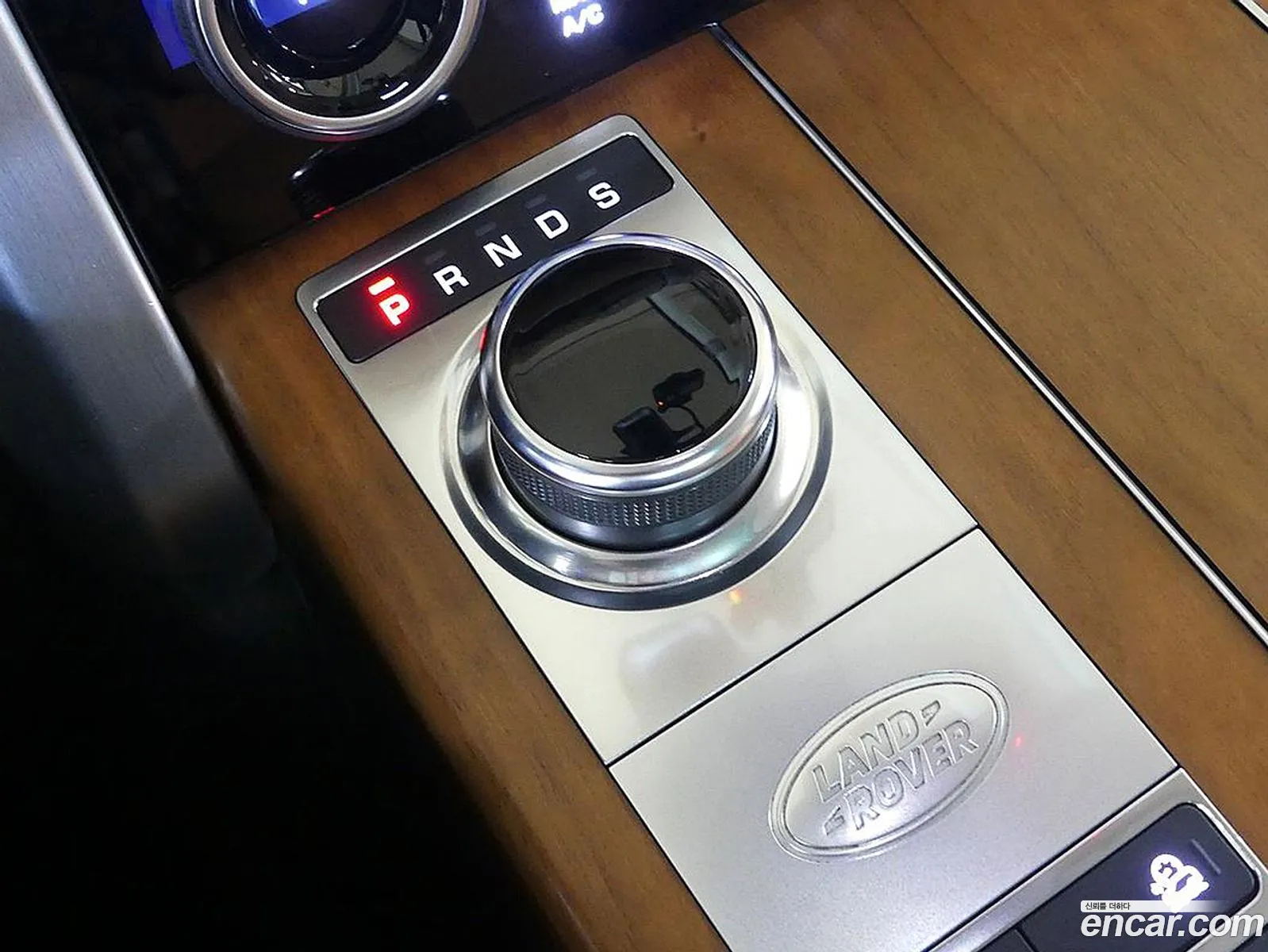 Land Rover Range Rover 2019 — 19