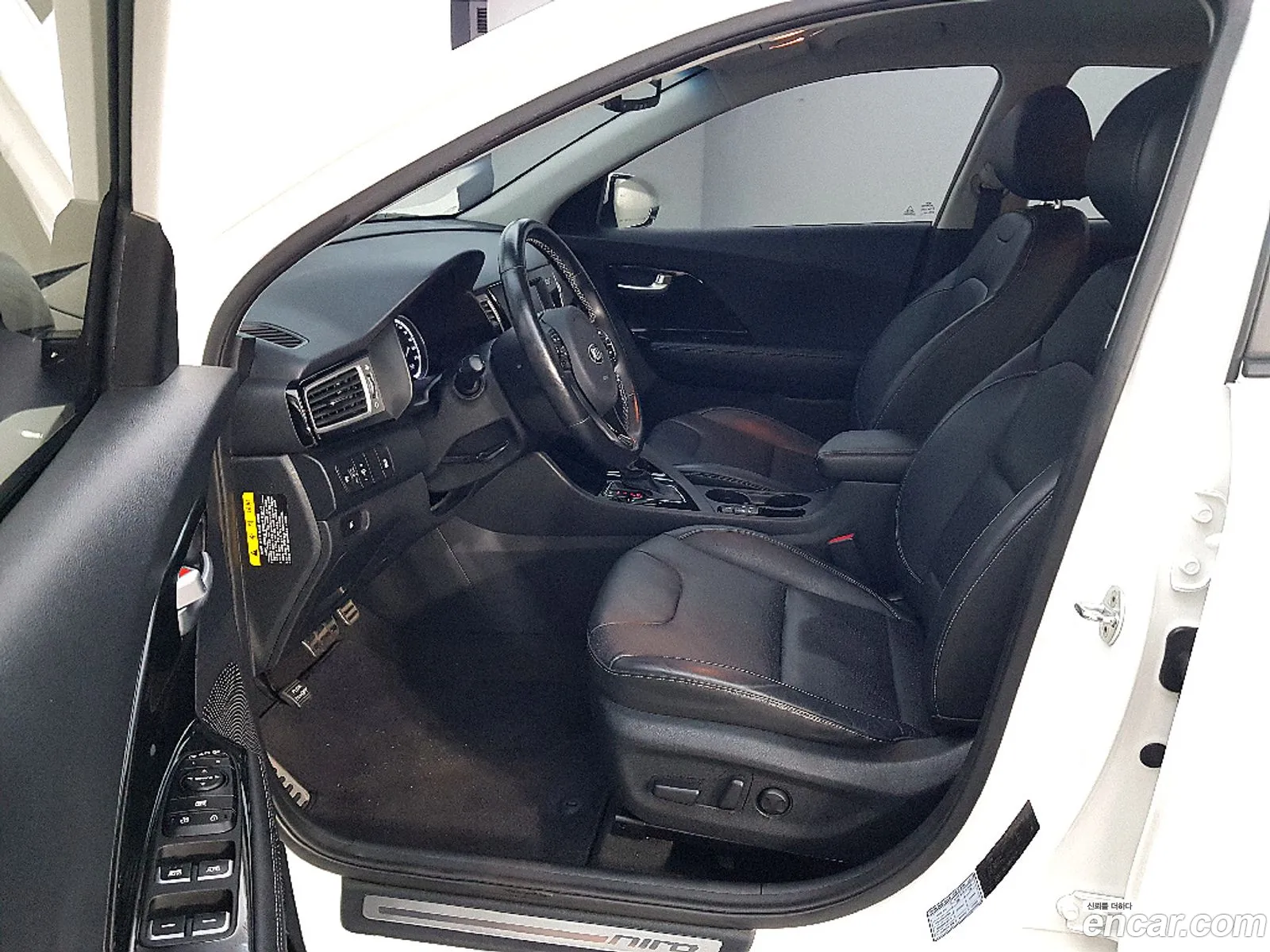Kia Niro 2016 — 11