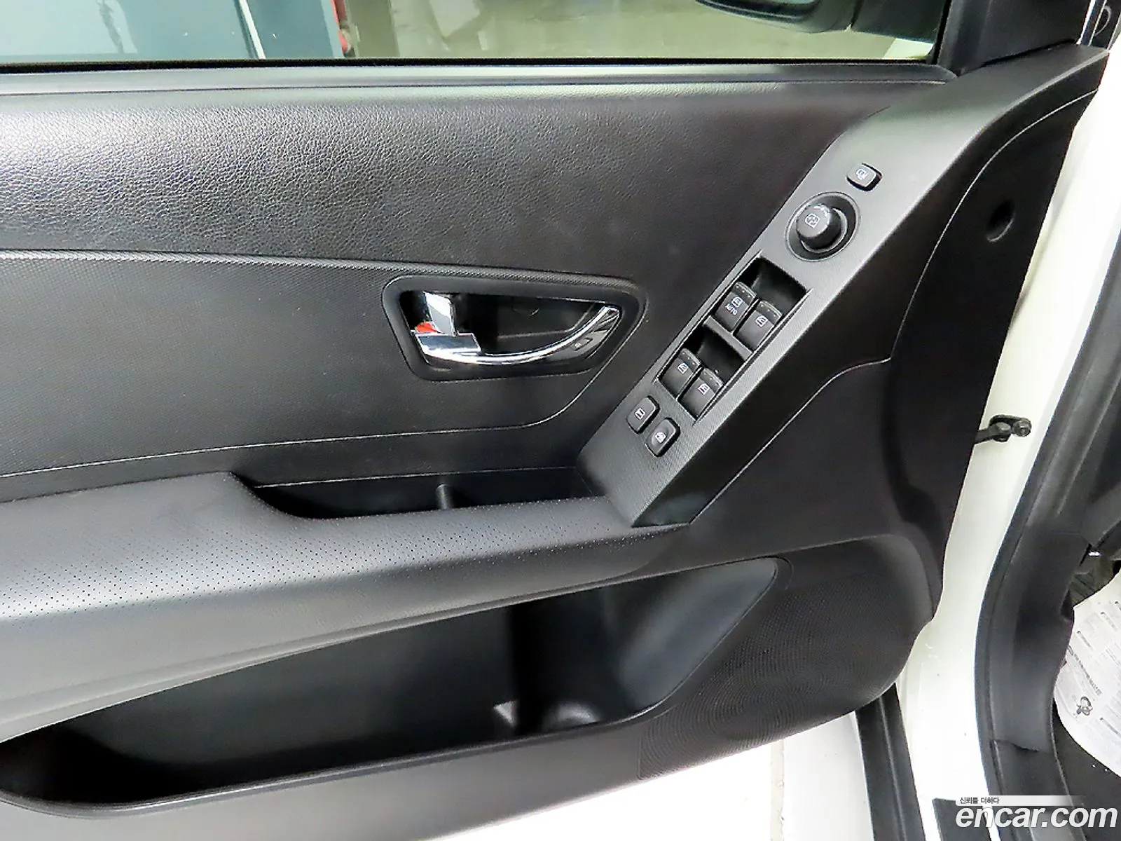 KG Mobility (SsangYong) Korando C 2013 — 12