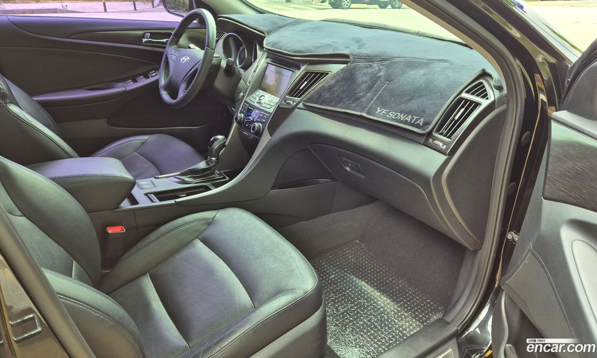 Hyundai YF Sonata 2012 — 20