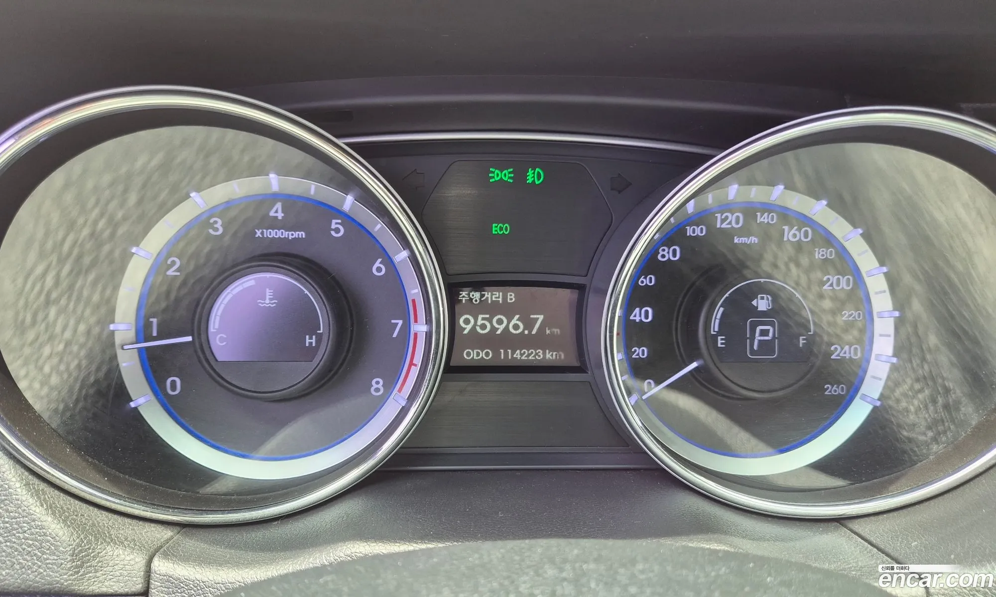 Hyundai YF Sonata 2012 — 8