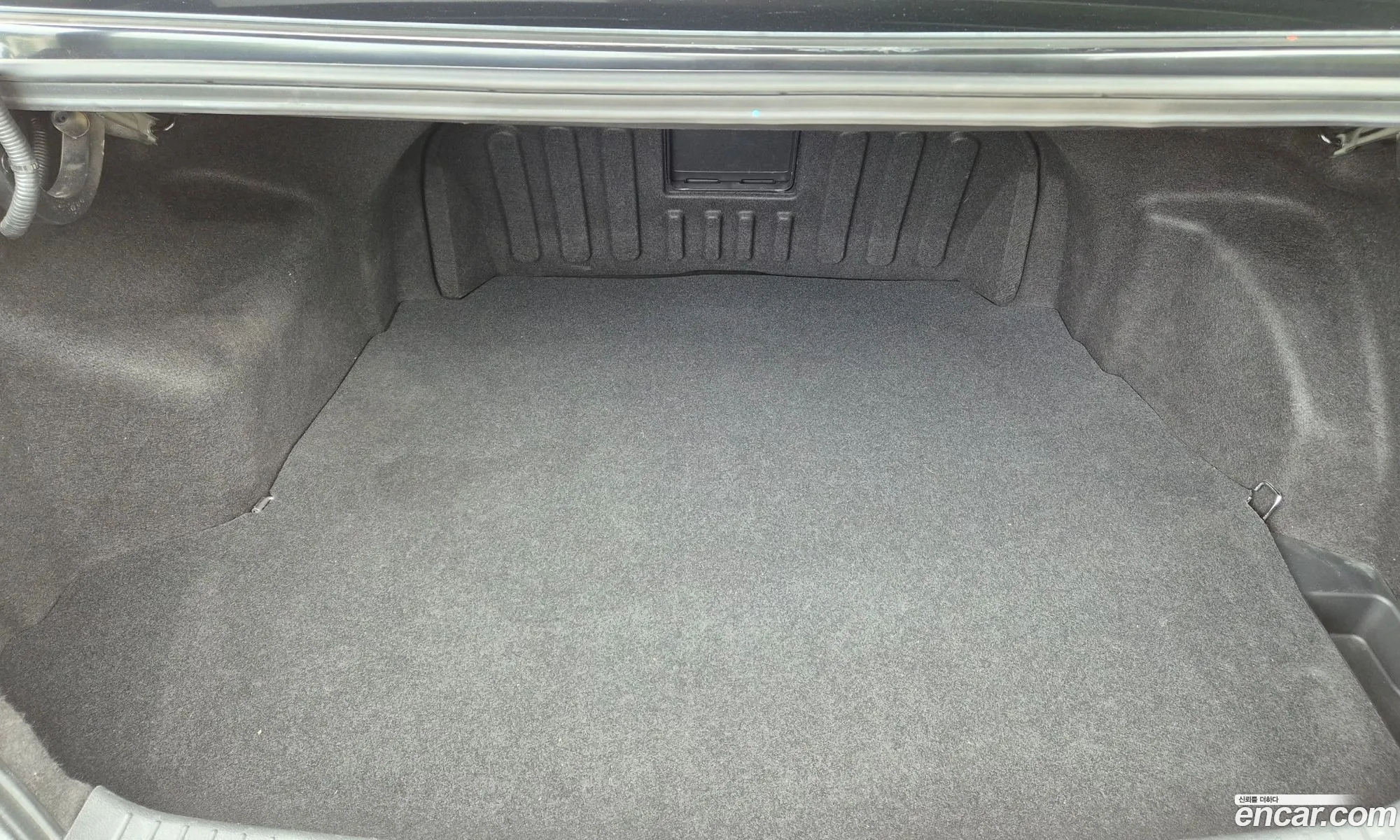 Hyundai YF Sonata 2012 — 17