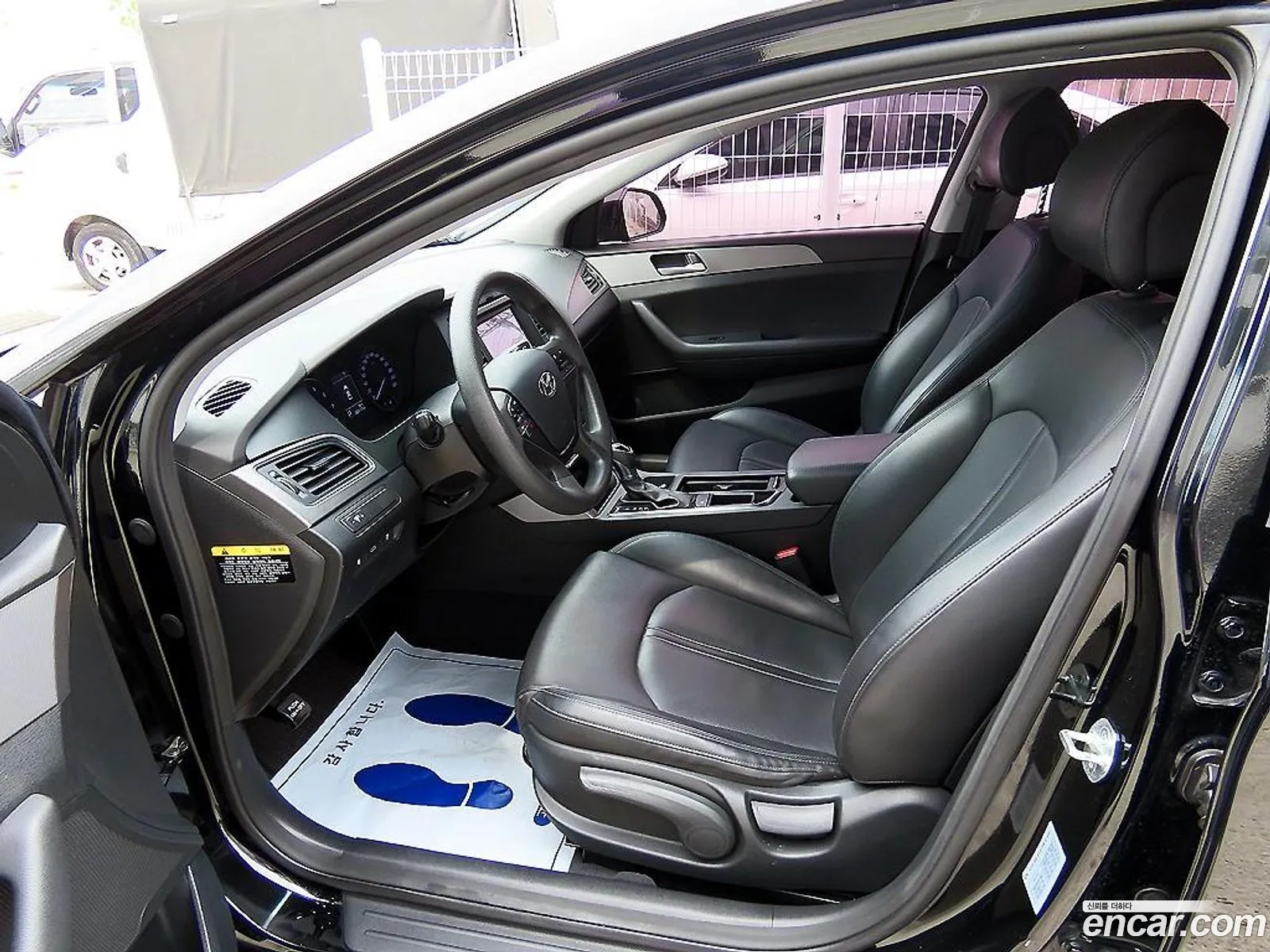 Hyundai LF Sonata 2014 — 11