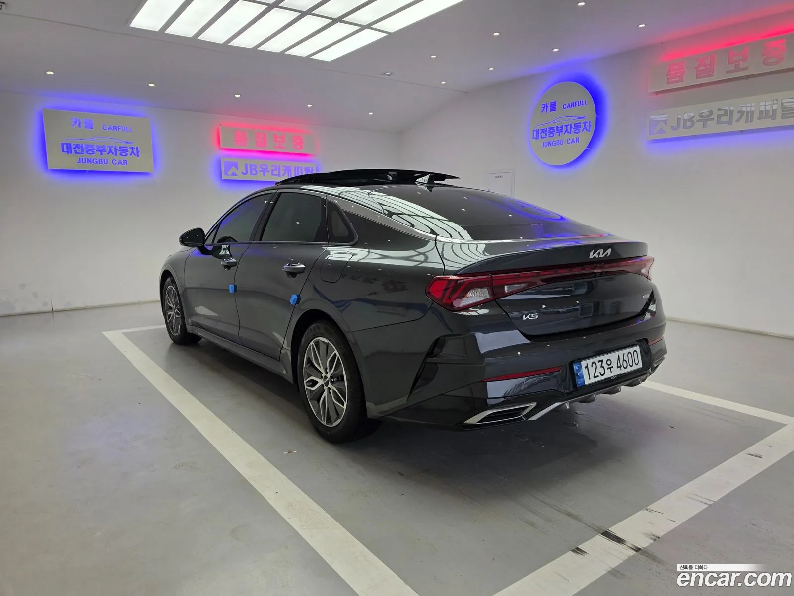 Kia K5 Hybrid 2022 — 12