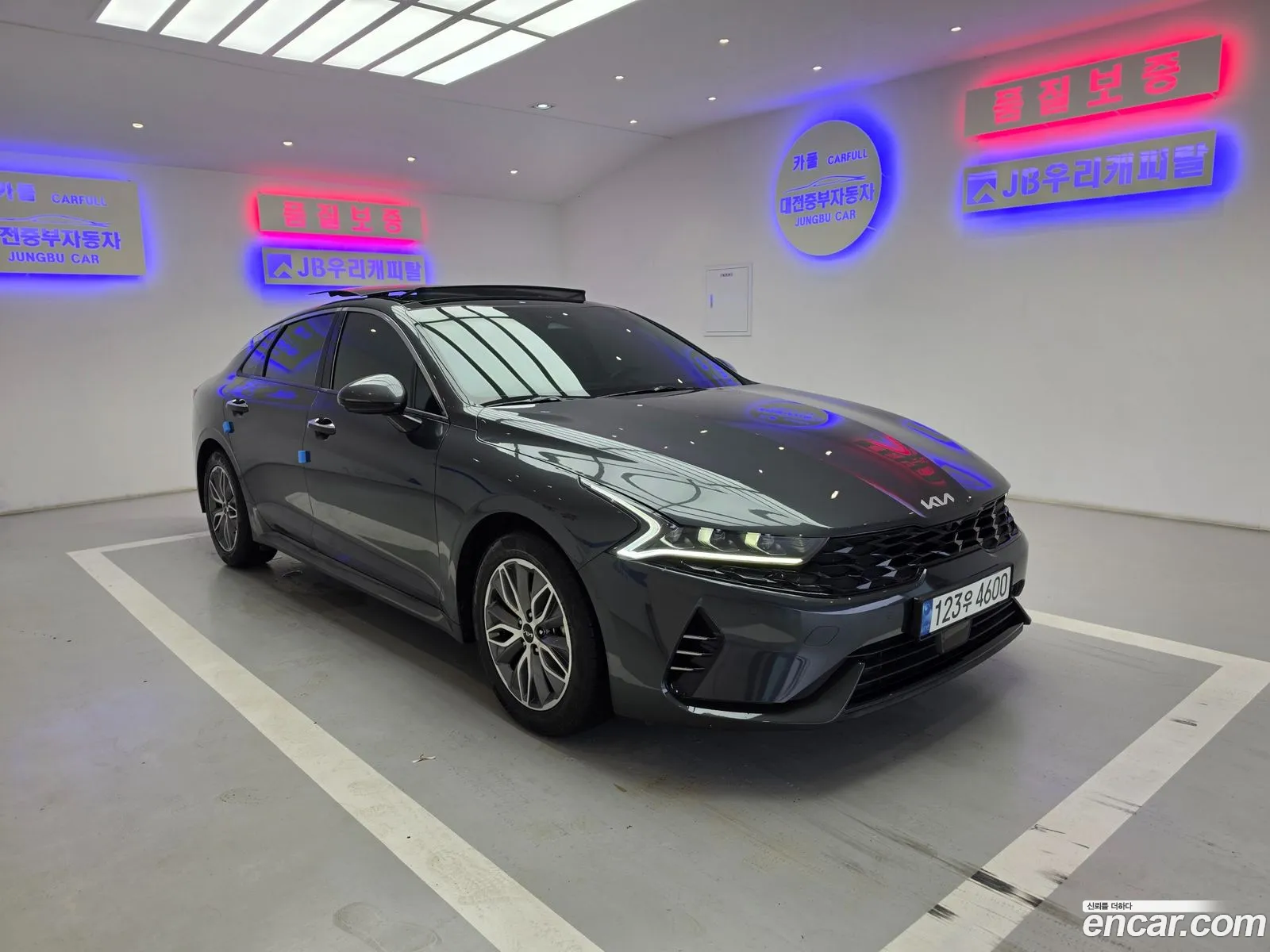 Kia K5 Hybrid 2022 — 8