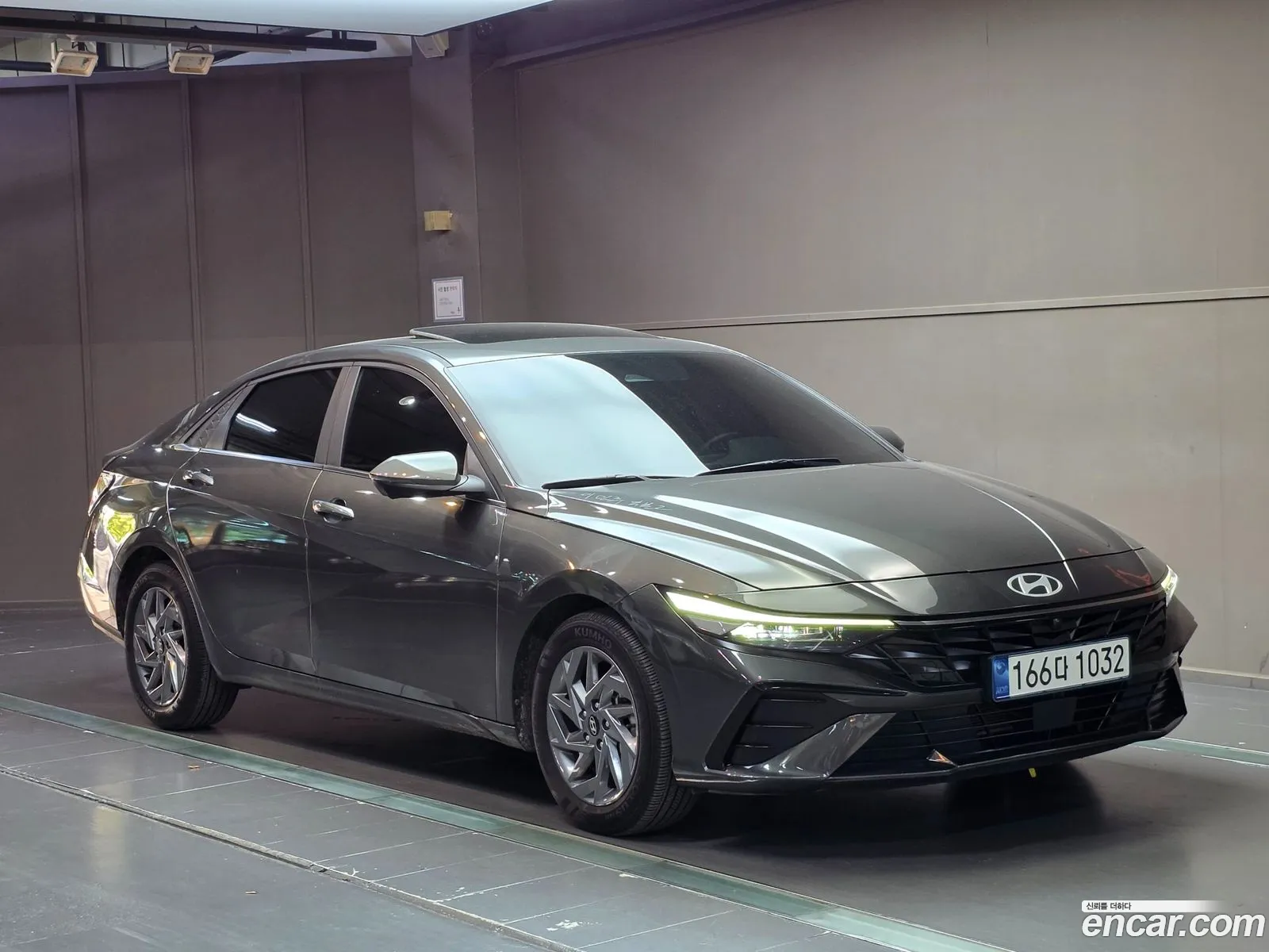 Hyundai Elantra 2023 — 10