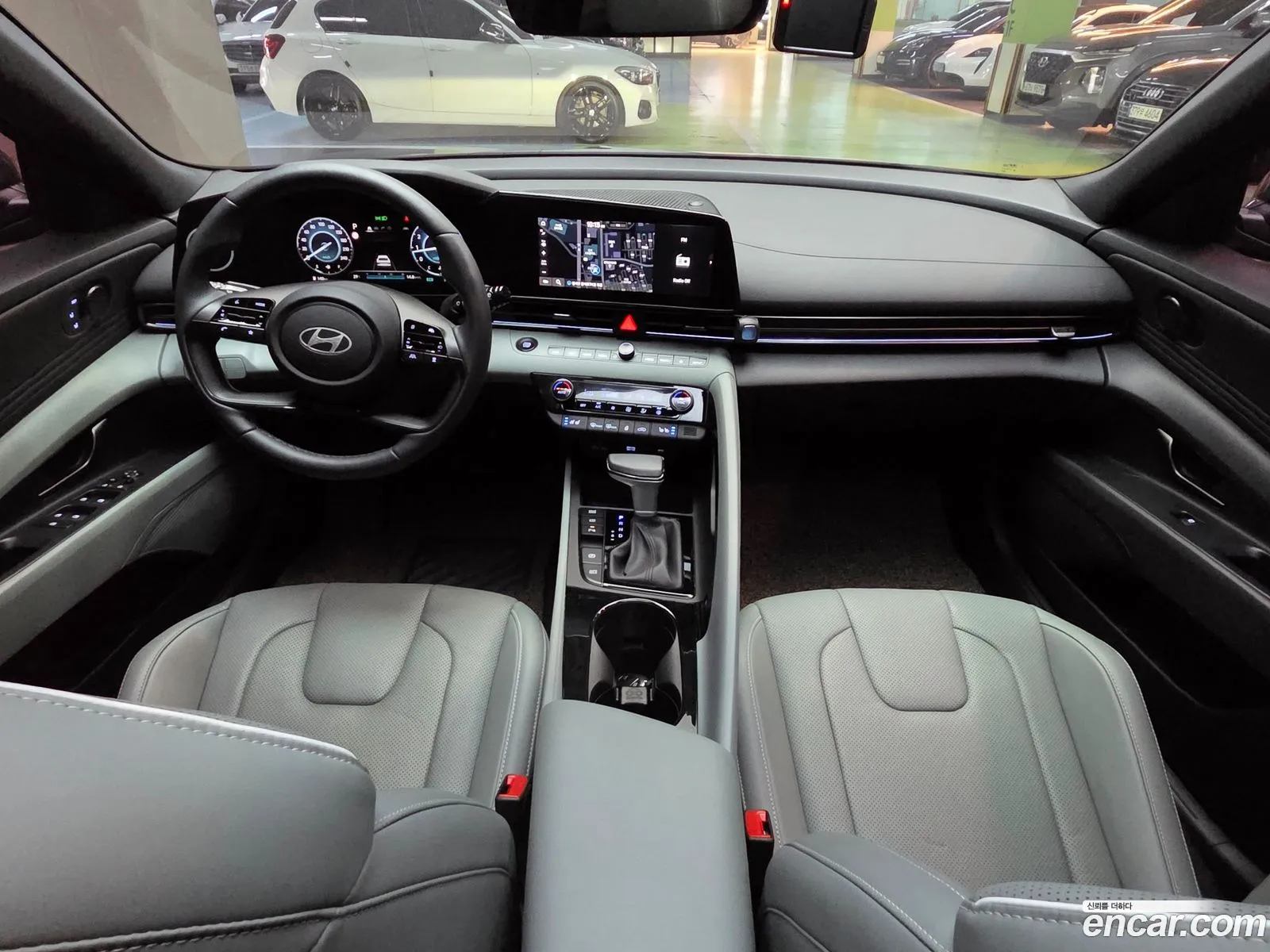 Hyundai Elantra 2023 — 19