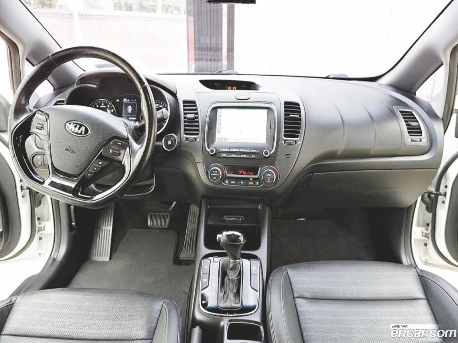 Kia K3 2017 — 18