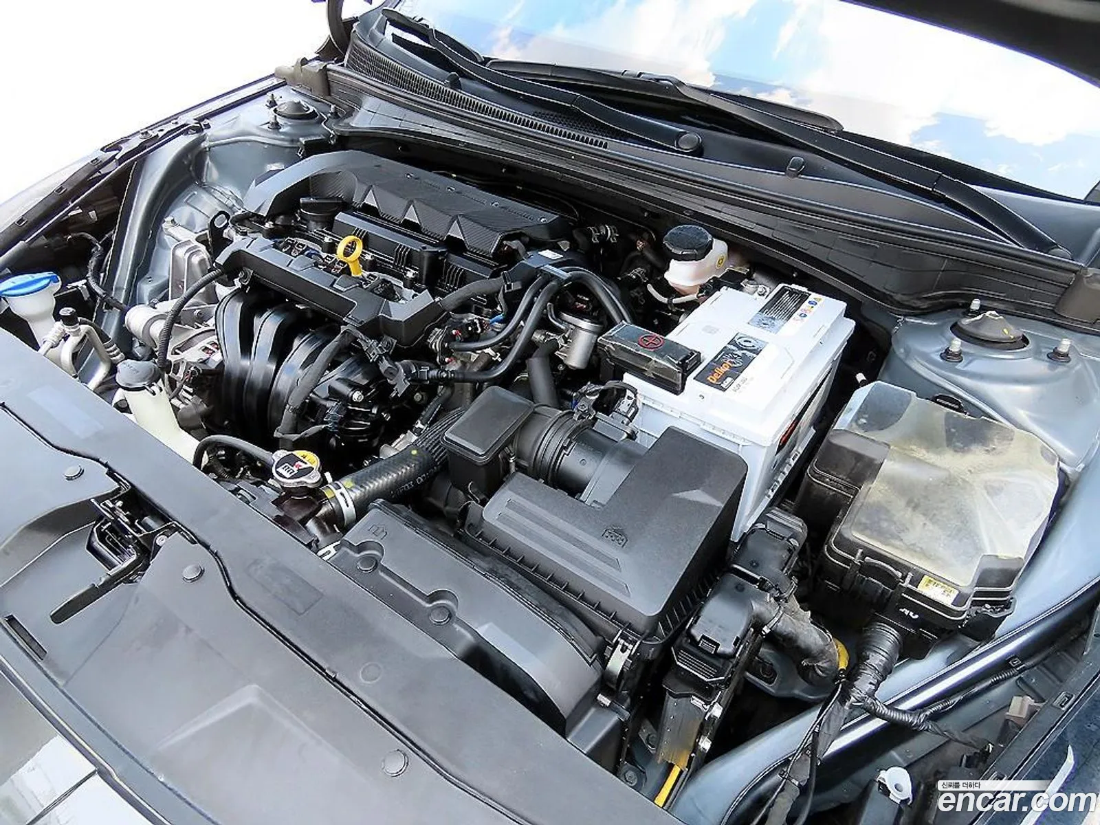 Hyundai Elantra 2021 — 18